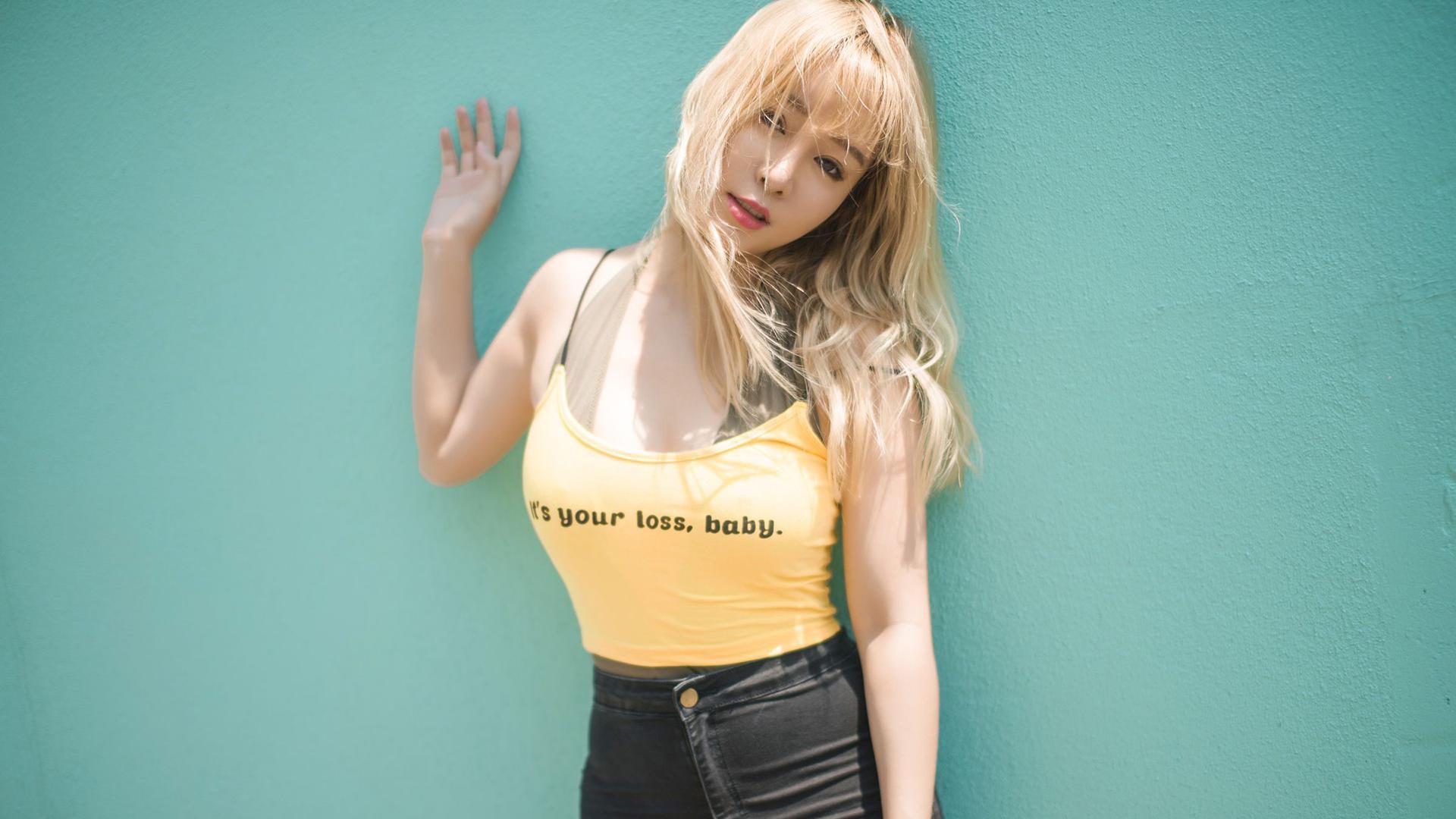 美女 性感 热裤