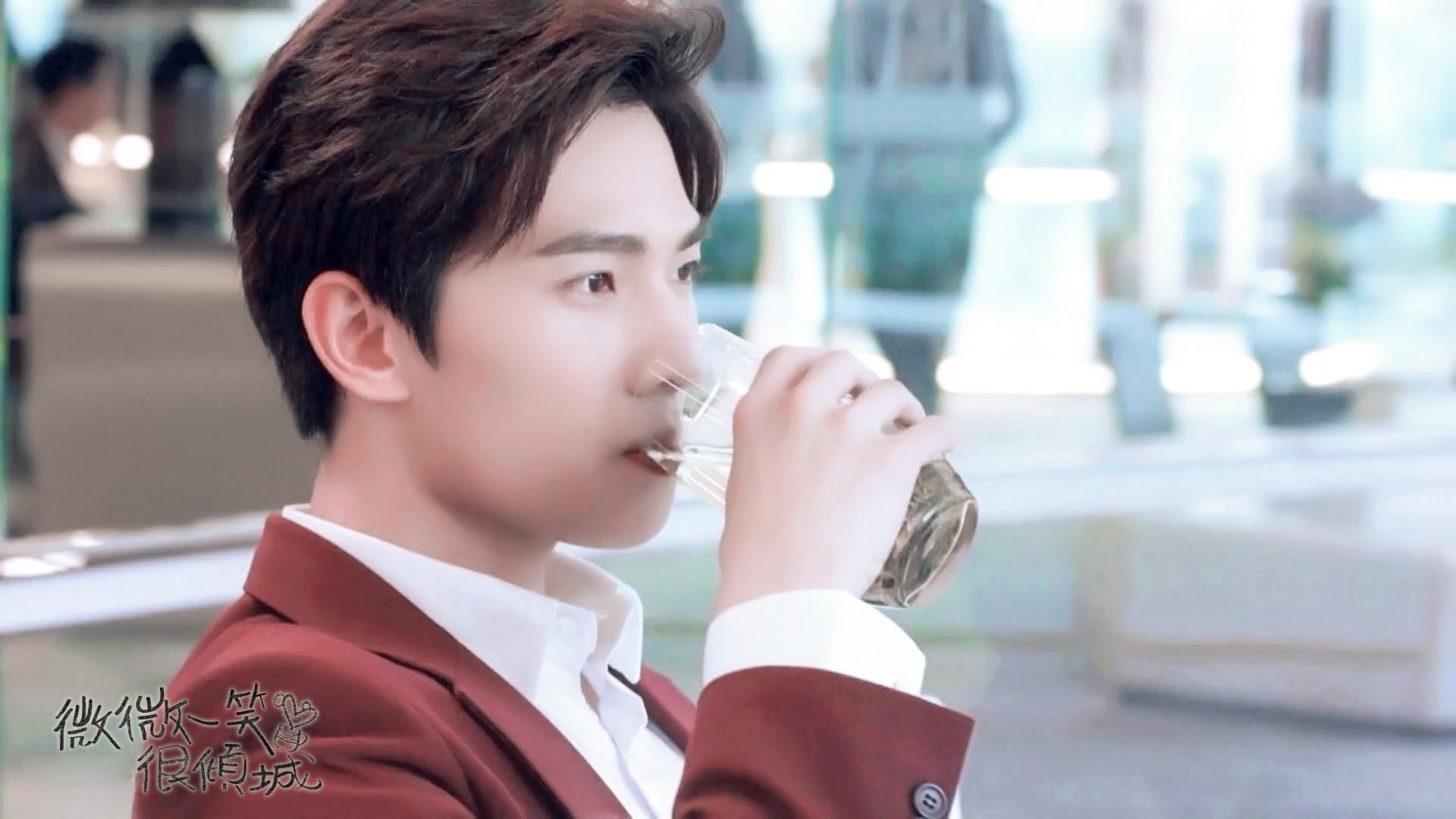 杨洋 微微一笑很倾城