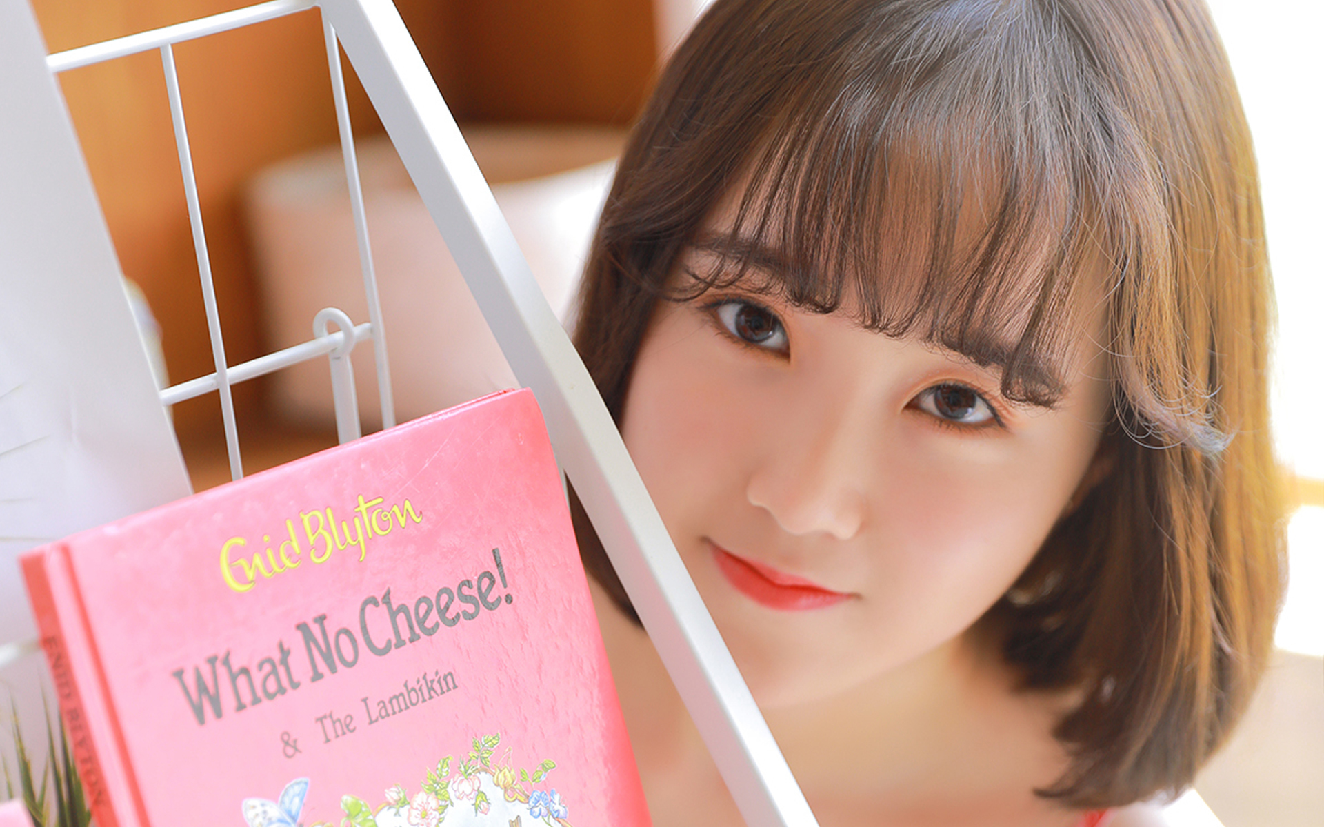 清纯  可爱 短发 美女  清新