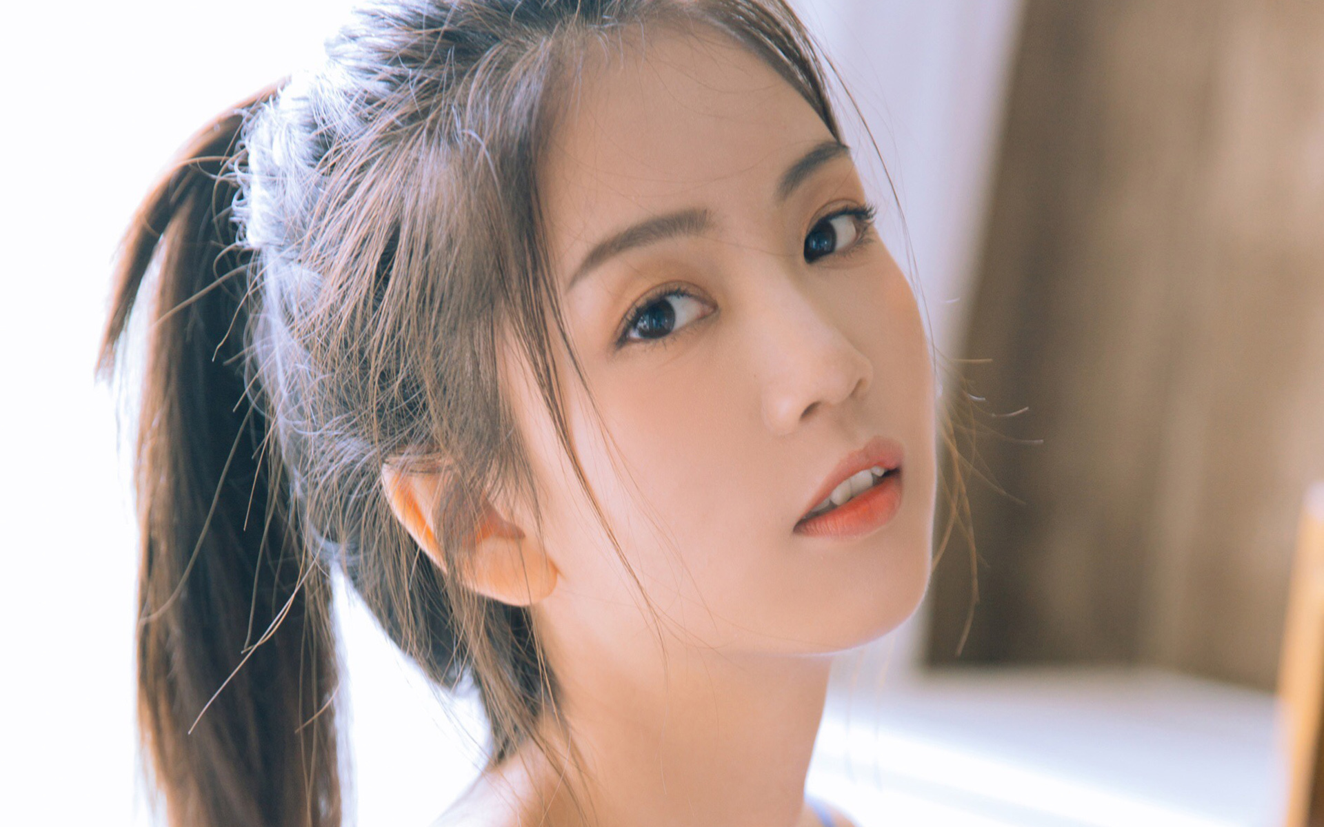 清纯  白皙美丽  吊带  长发