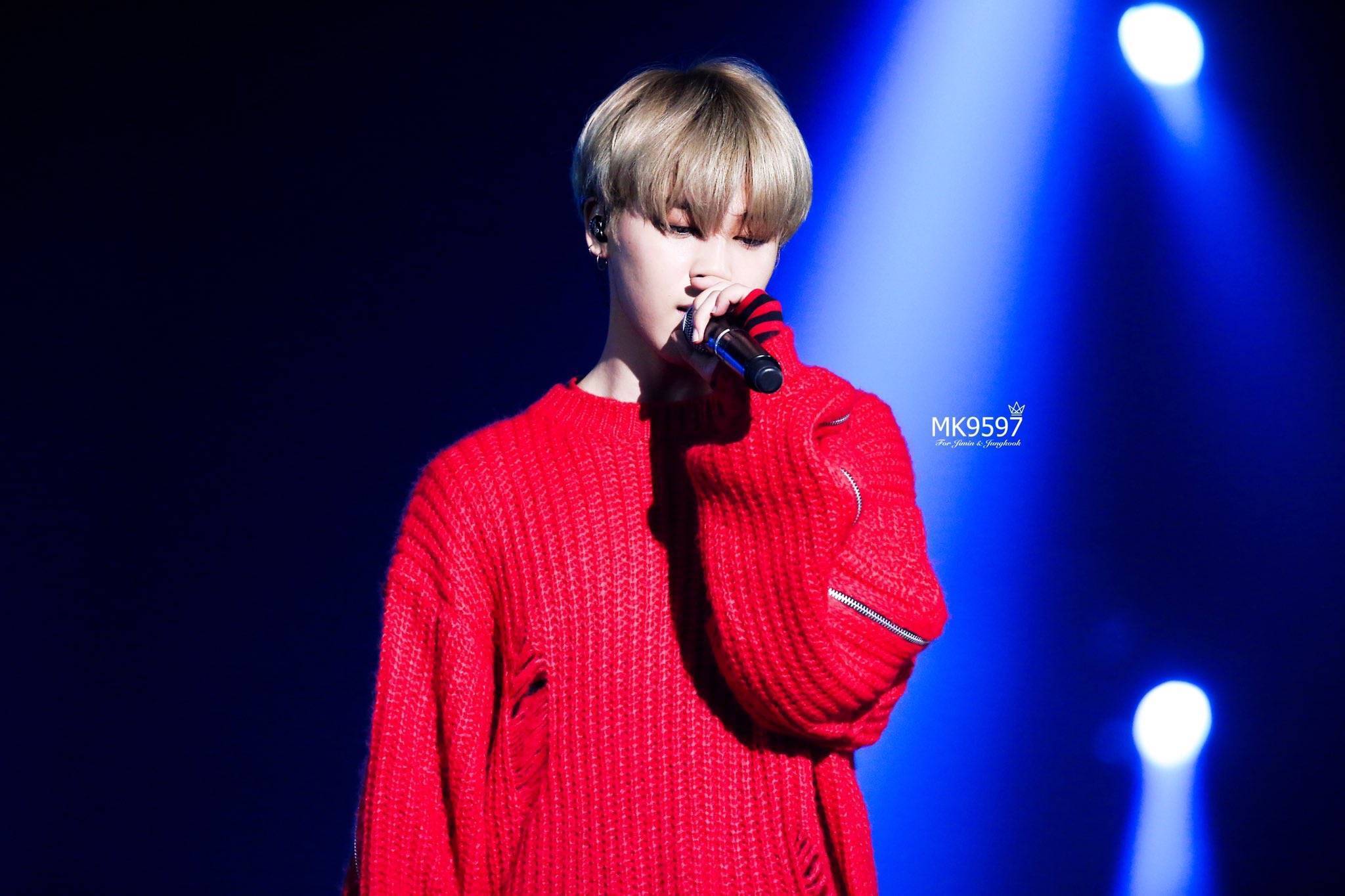 BTS 防弹少年团 红色毛衣