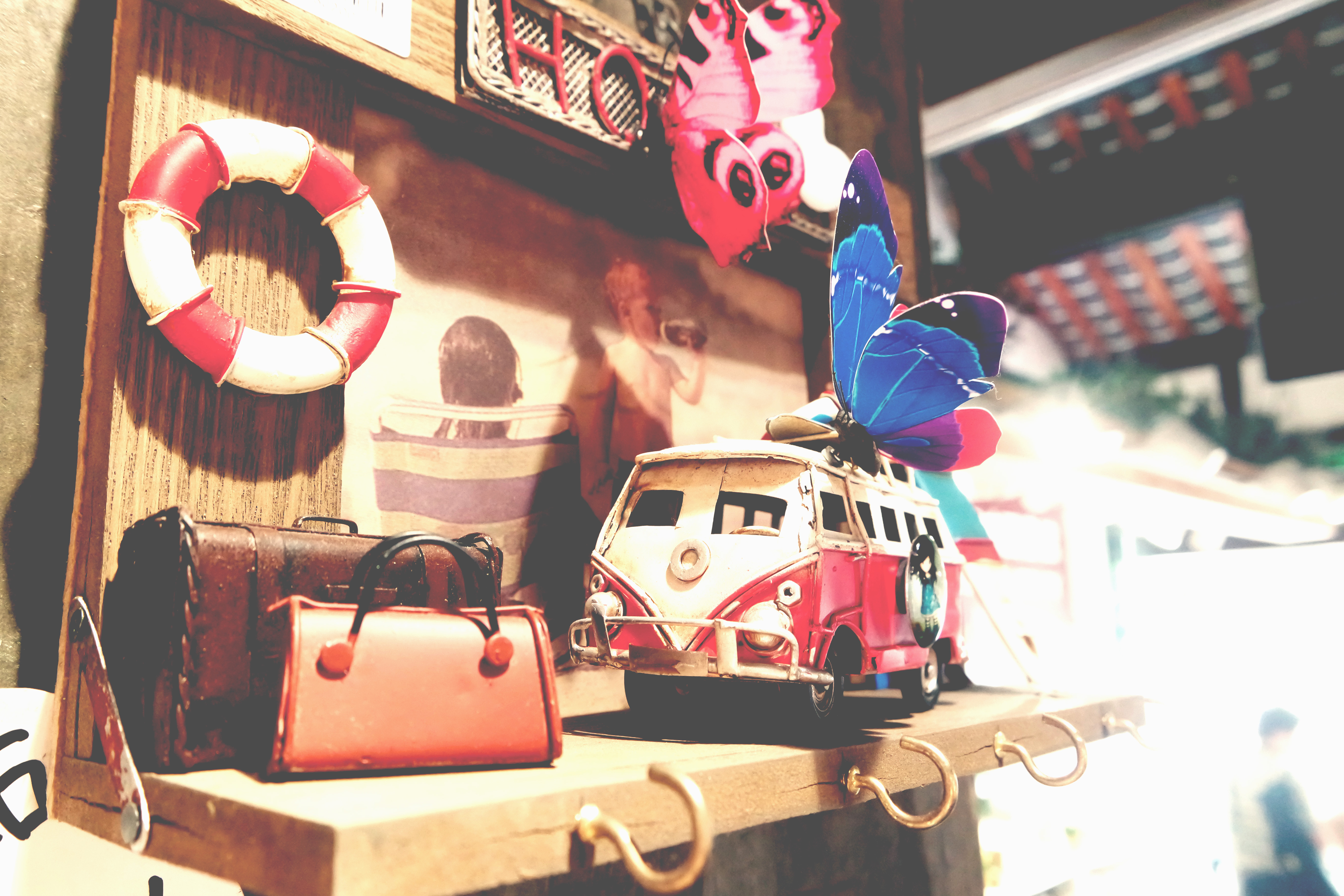 静物写真 小摆件 巴士 蝴蝶