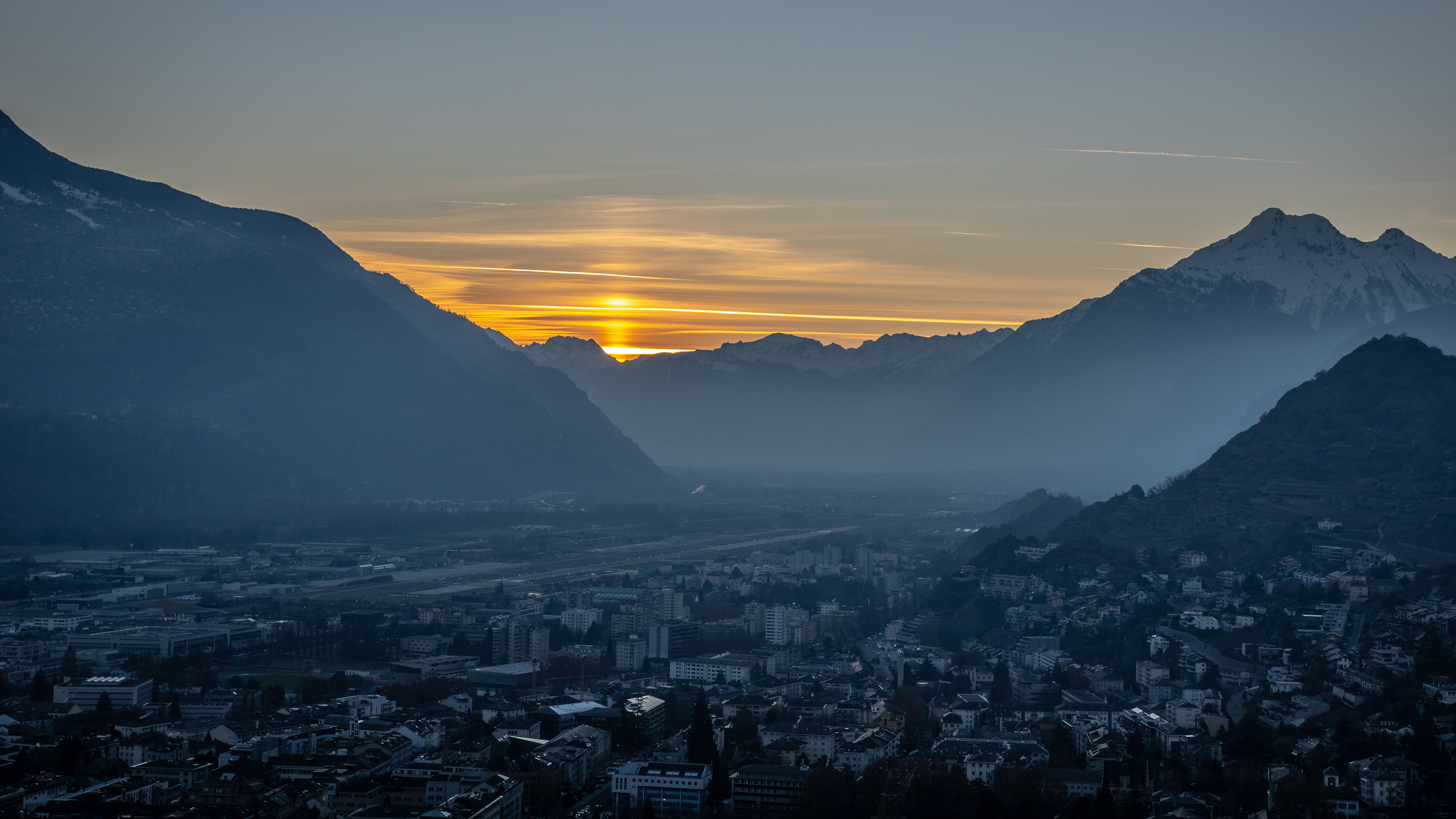 峡谷 城镇 山川