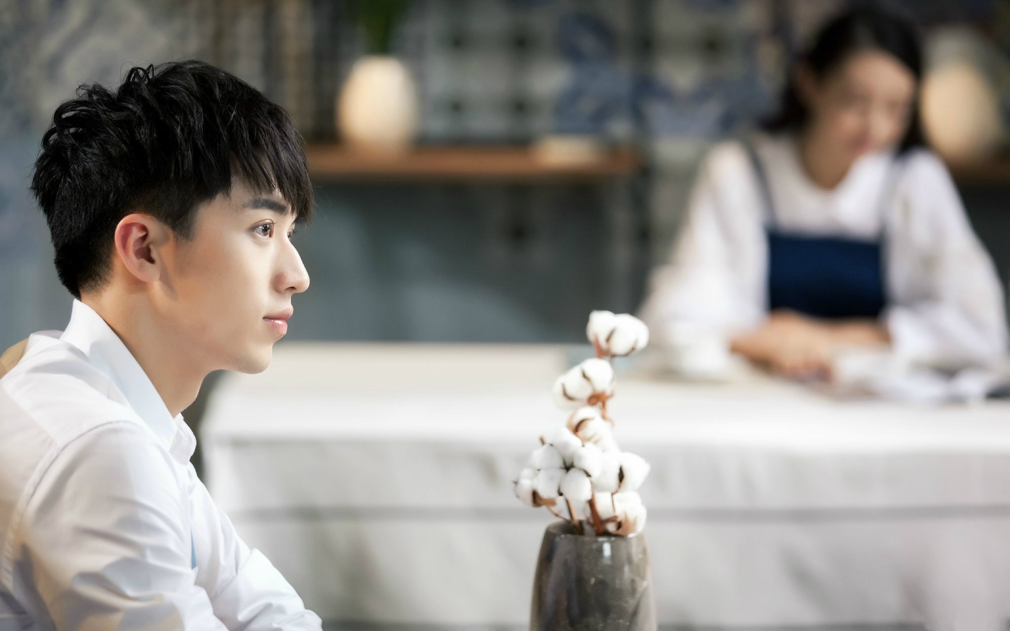 许魏洲 白色衬衫