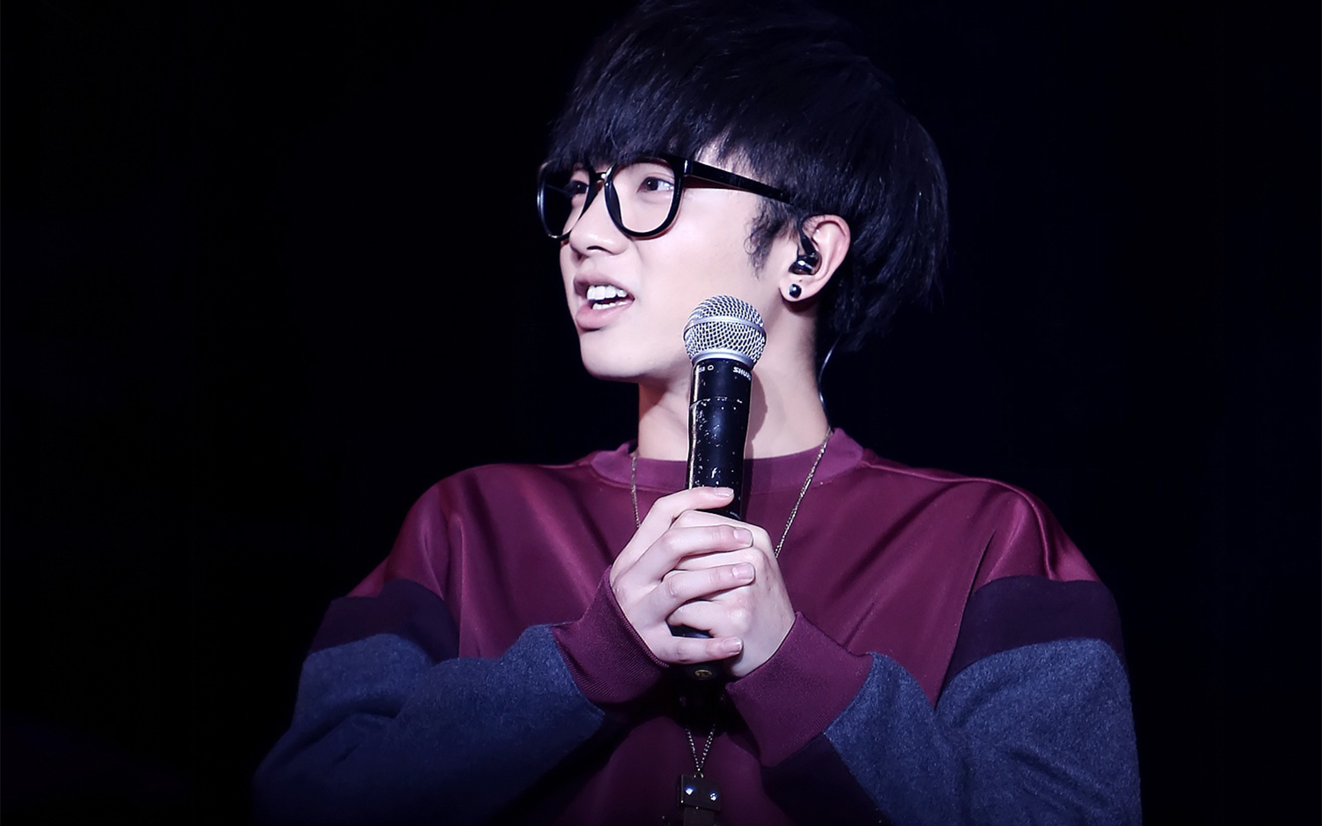 华晨宇 歌手 火星男孩 小鲜肉 明星