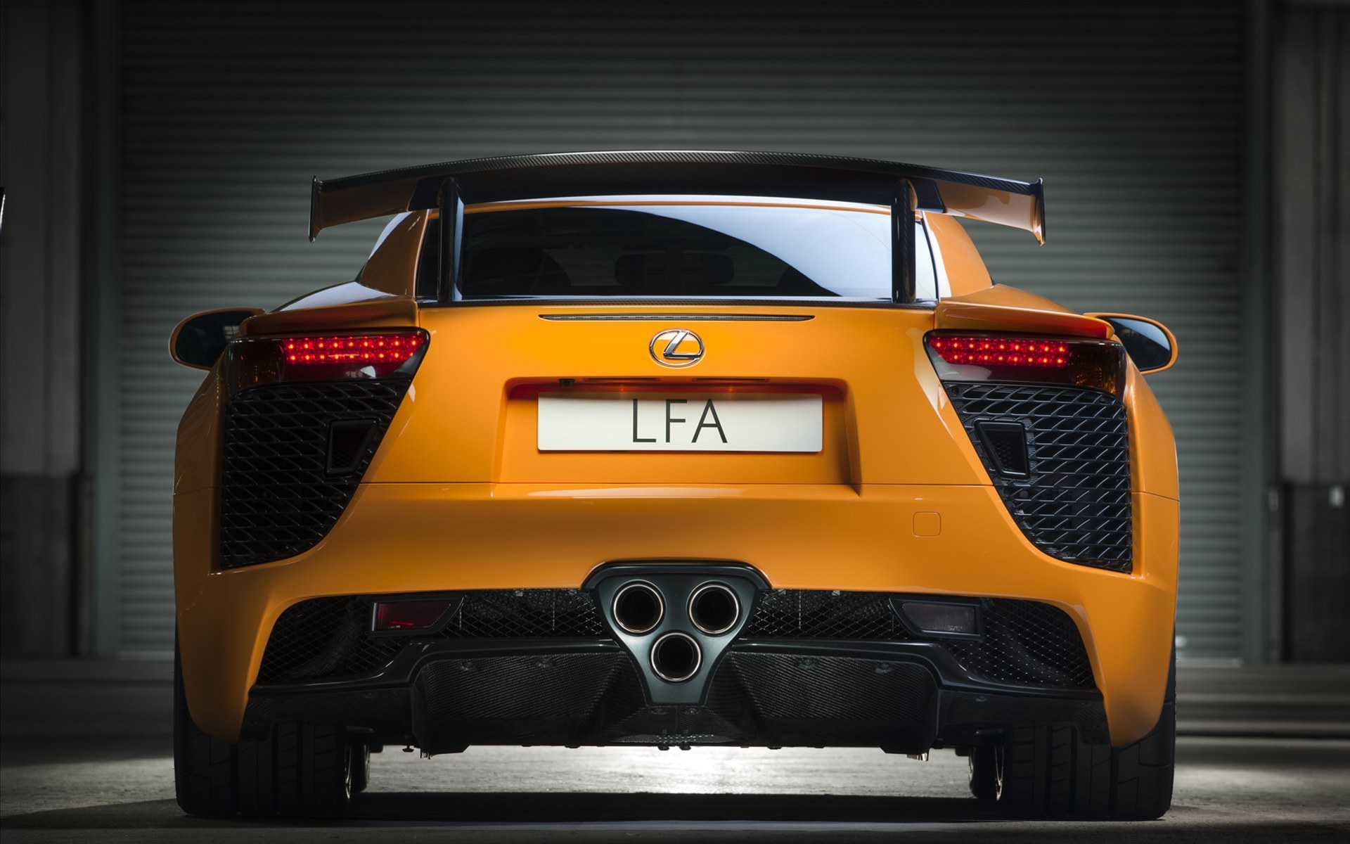 雷克萨斯 LFA 黄色跑车