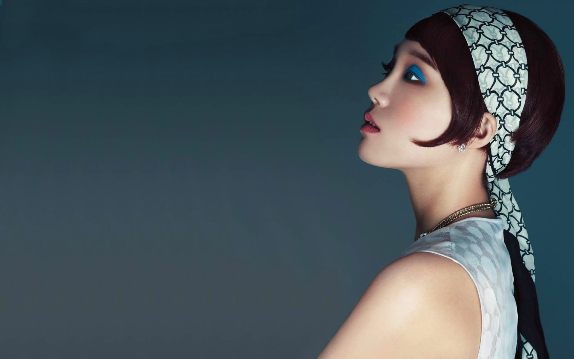 美女 浓妆艳抹 性感 诱惑 宽屏