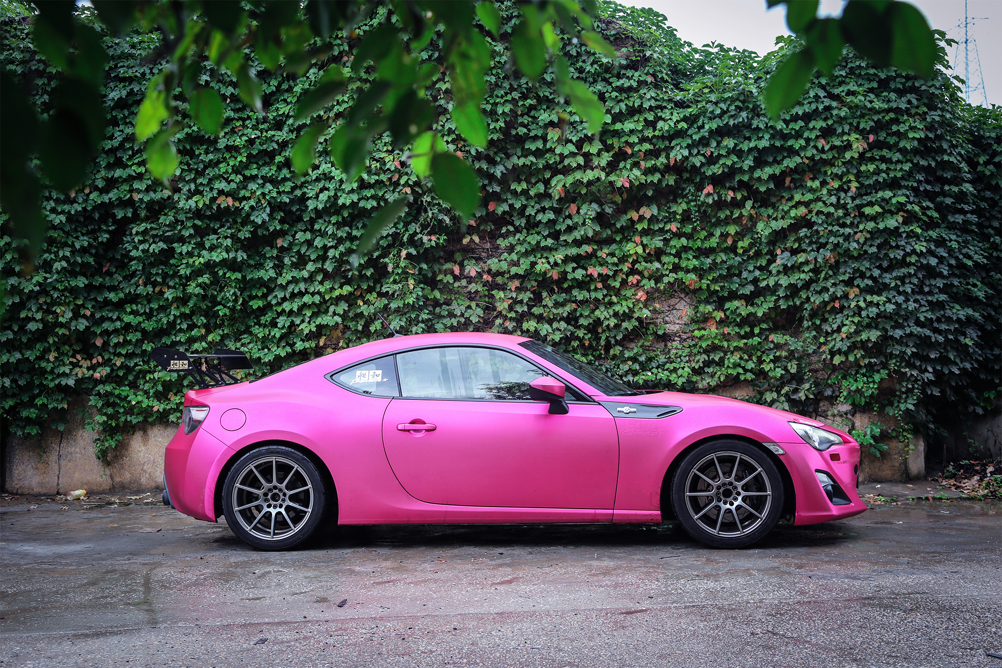 粉色跑车