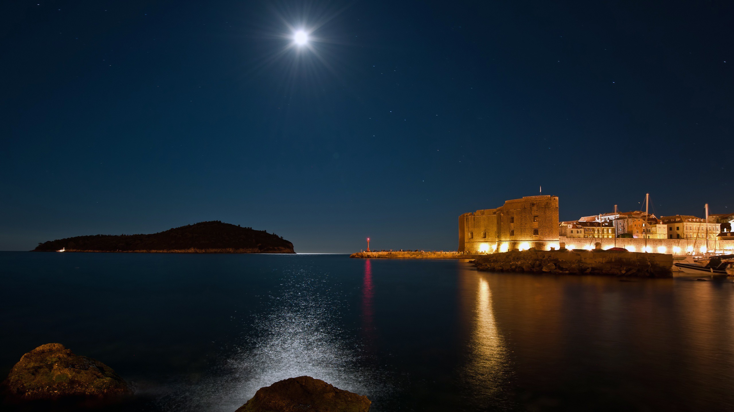 风景 自然风光 大海 城堡 夜景