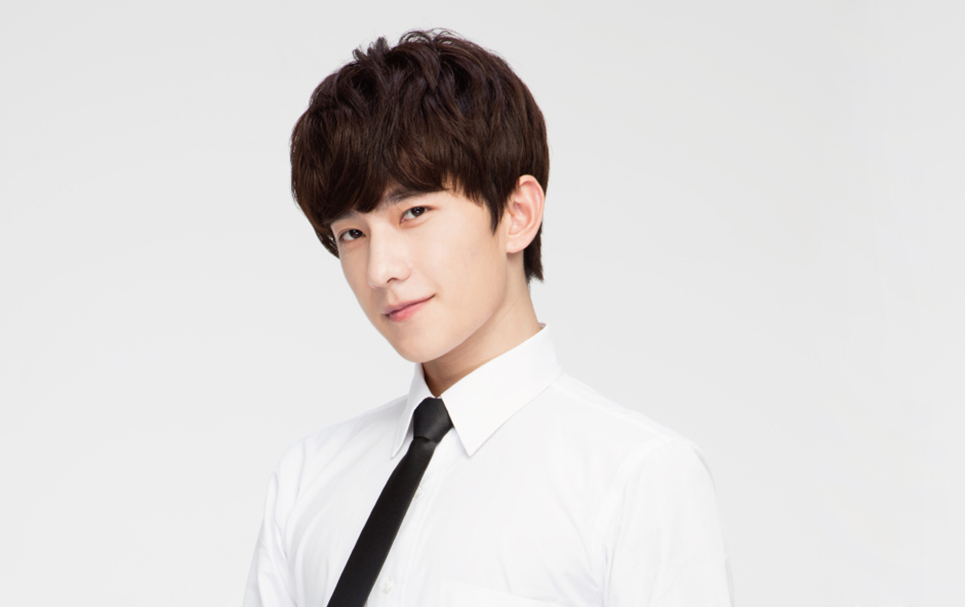 杨洋 演员 小鲜肉 帅哥 明星 宽屏