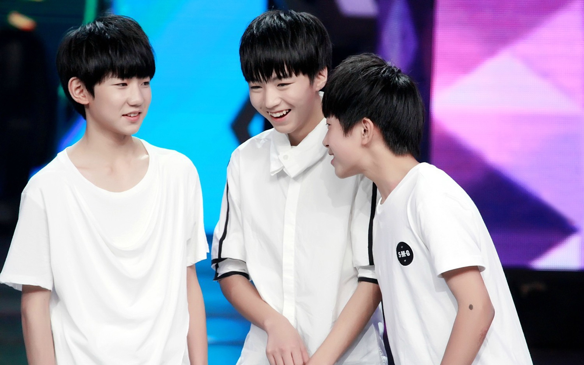 加油少年 TFBOYS 王俊凯 王源 易烊千玺 组合 帅哥 明星 歌手 小鲜肉