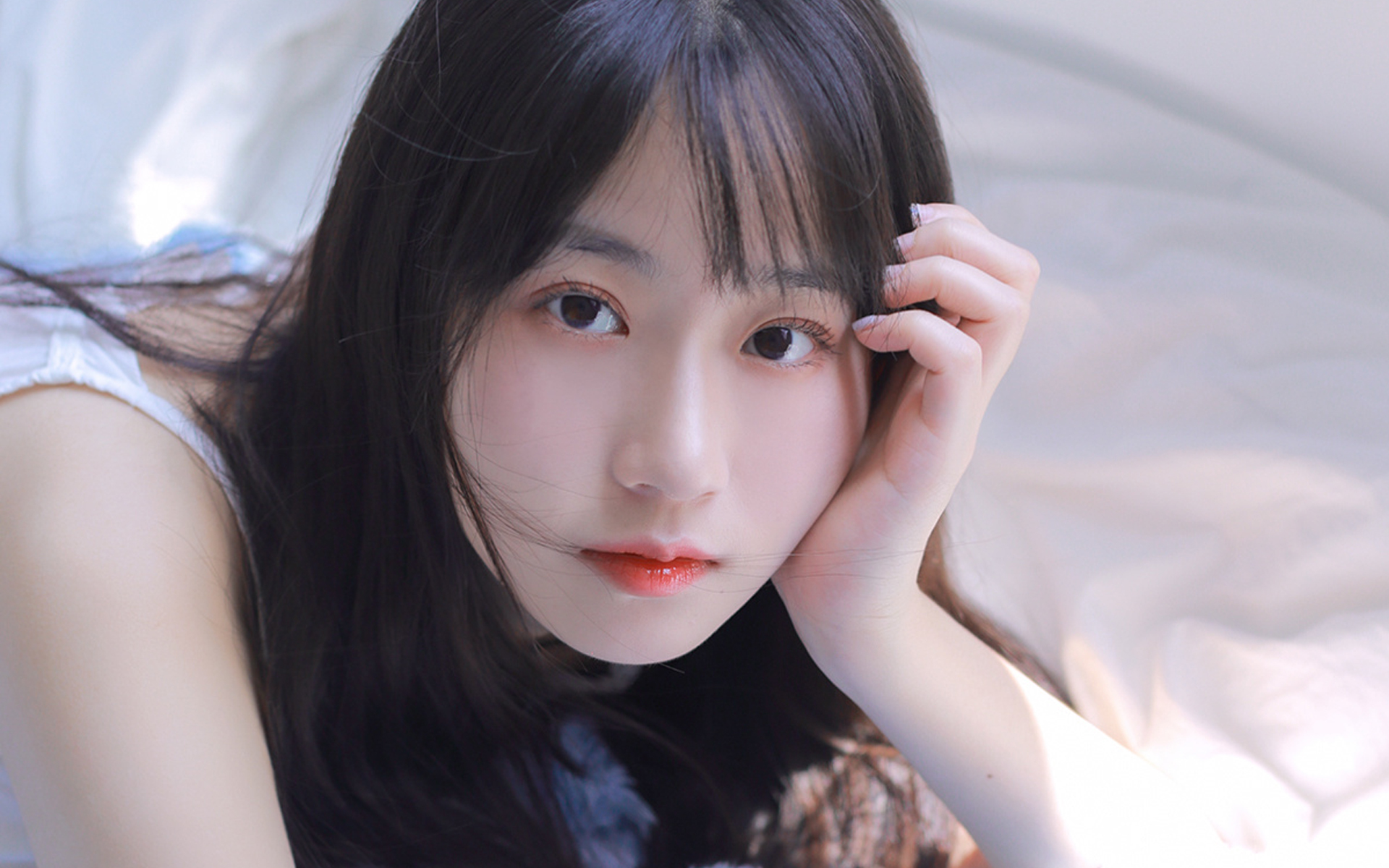 性感女神  白色吊带裙  美女