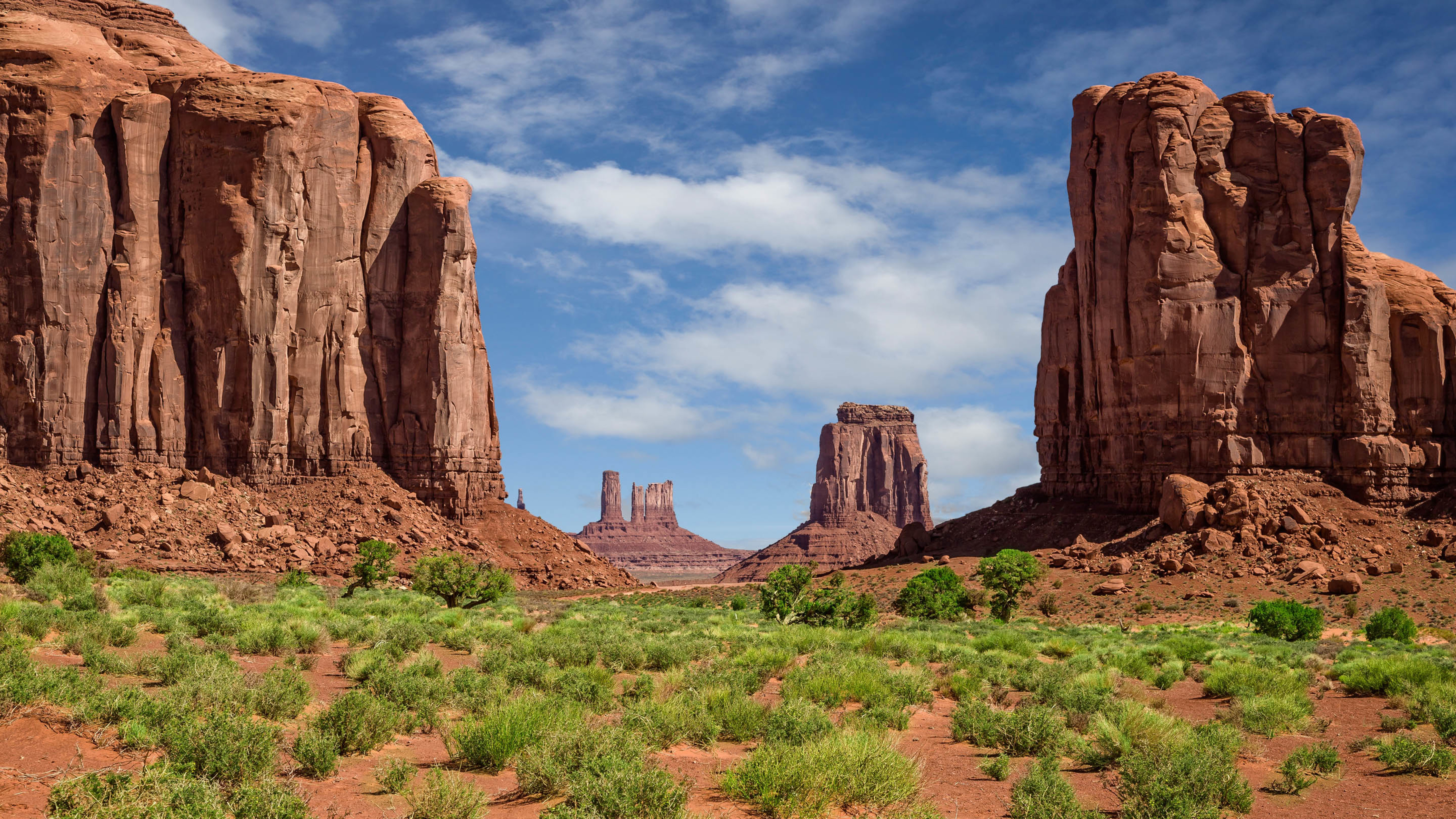 巨石 泥土 荒野