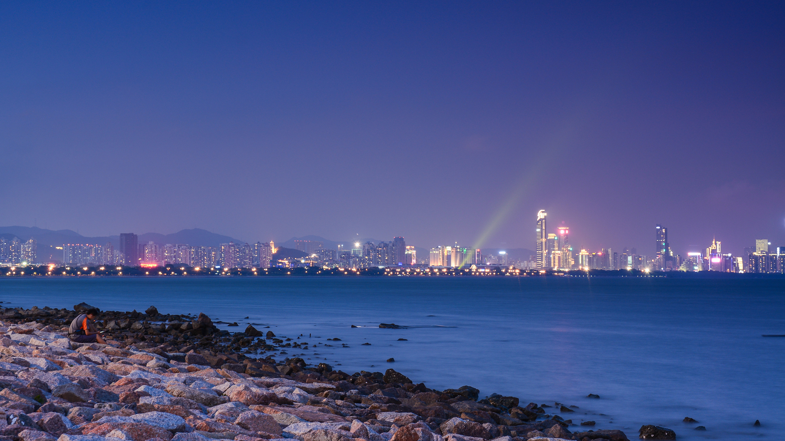 城市夜景  建筑夜景  风景  河边