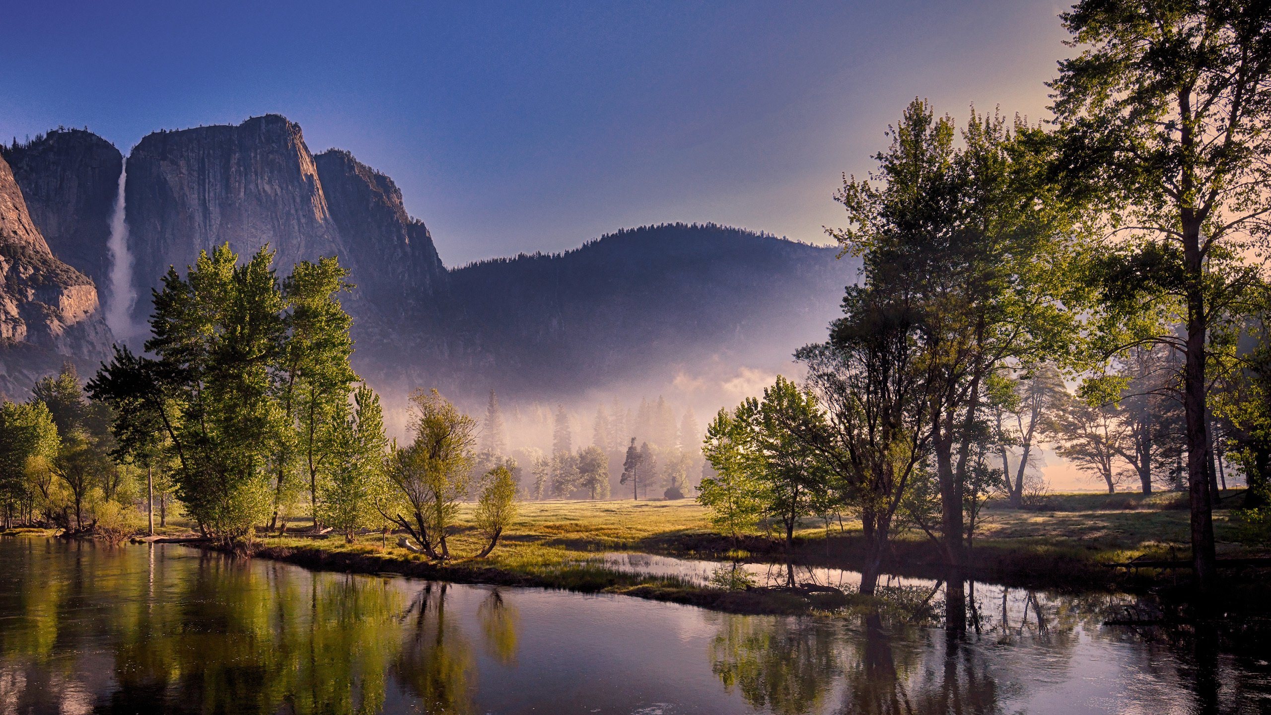 自然风光 湖畔 高山 雾
