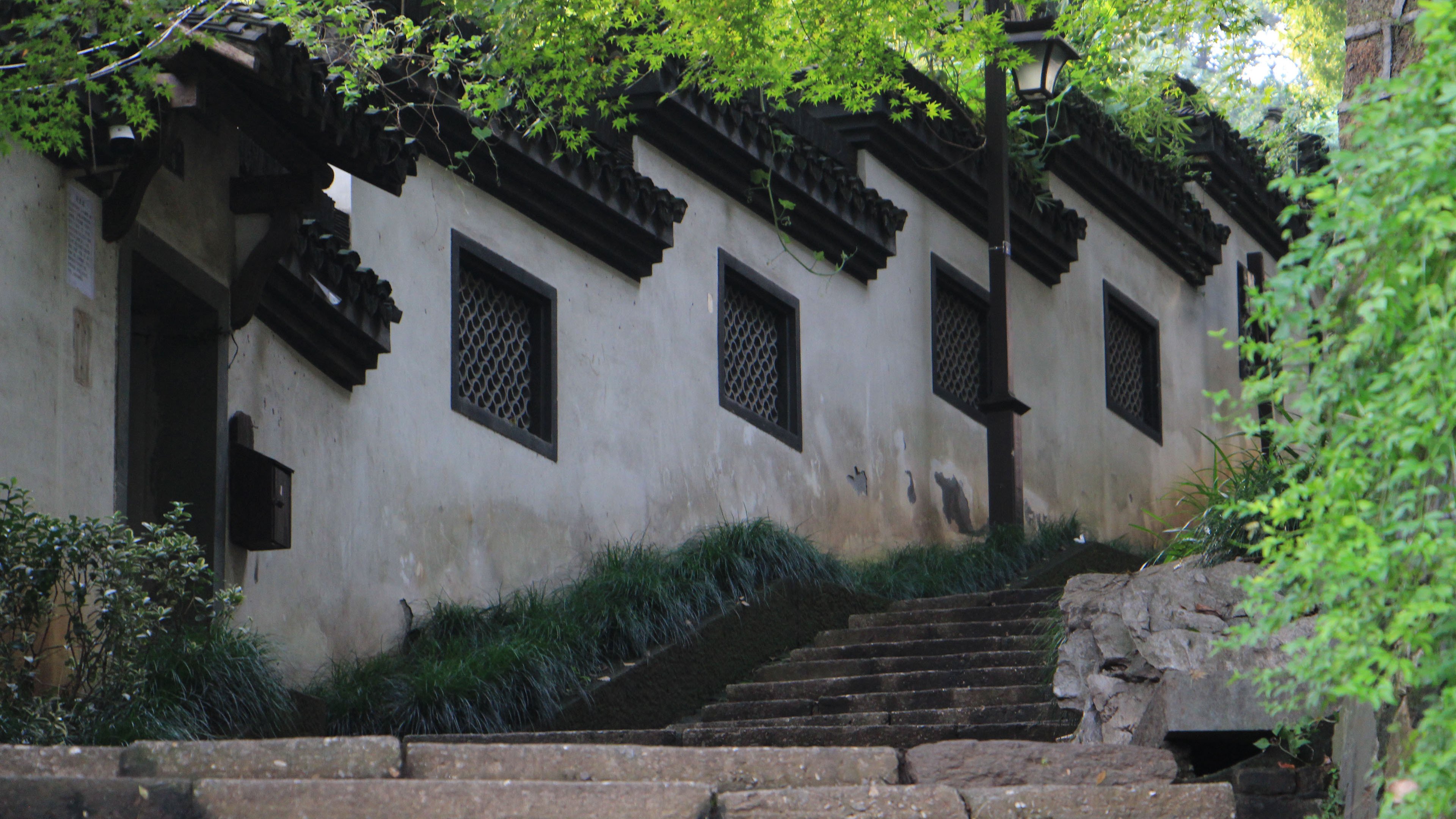 城市夜景 中式建筑 台阶 院墙