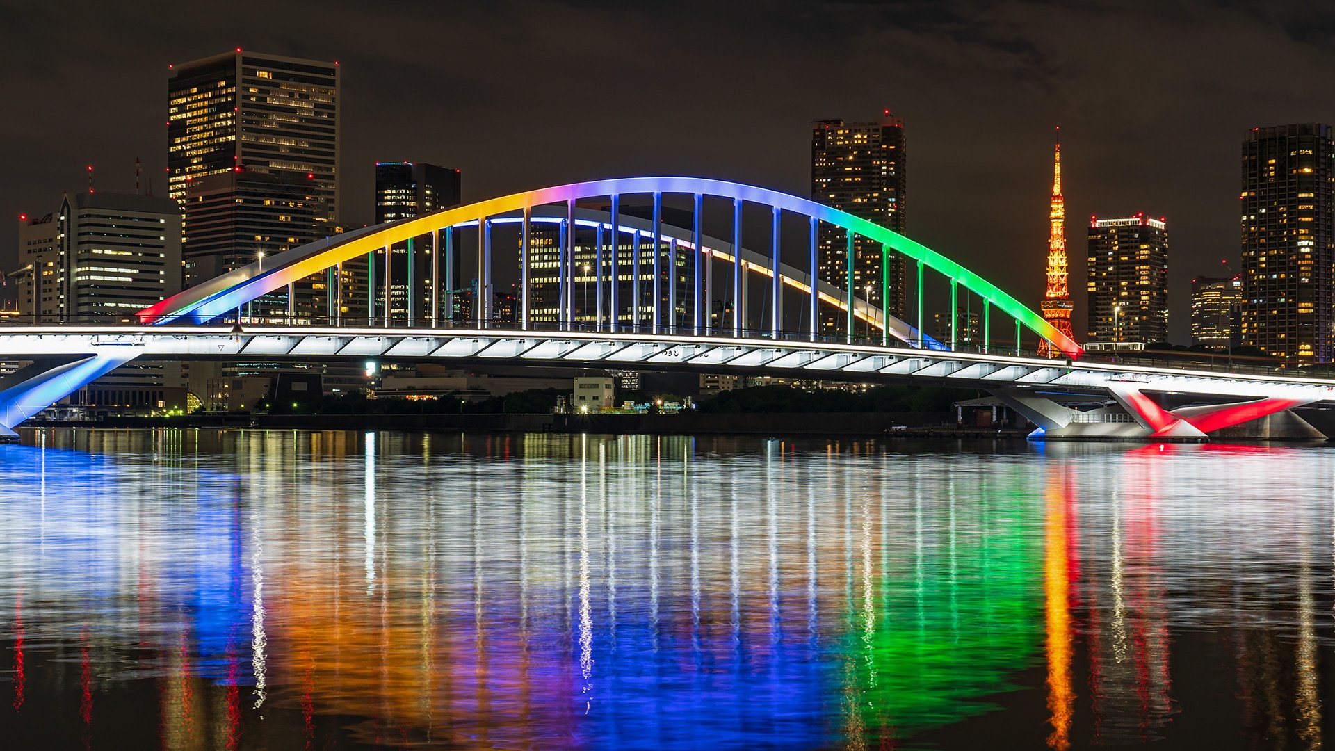 城市夜景 彩虹桥 倒影 海滨城市
