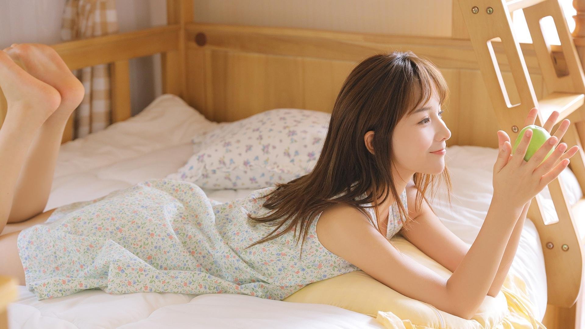 清纯  清甜美女  俏皮  撩人