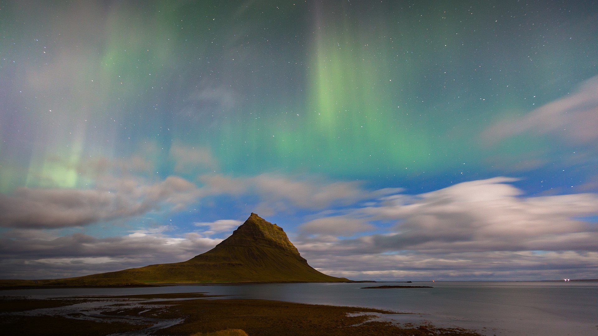 奇幻梦境 极光 夜晚  山顶
