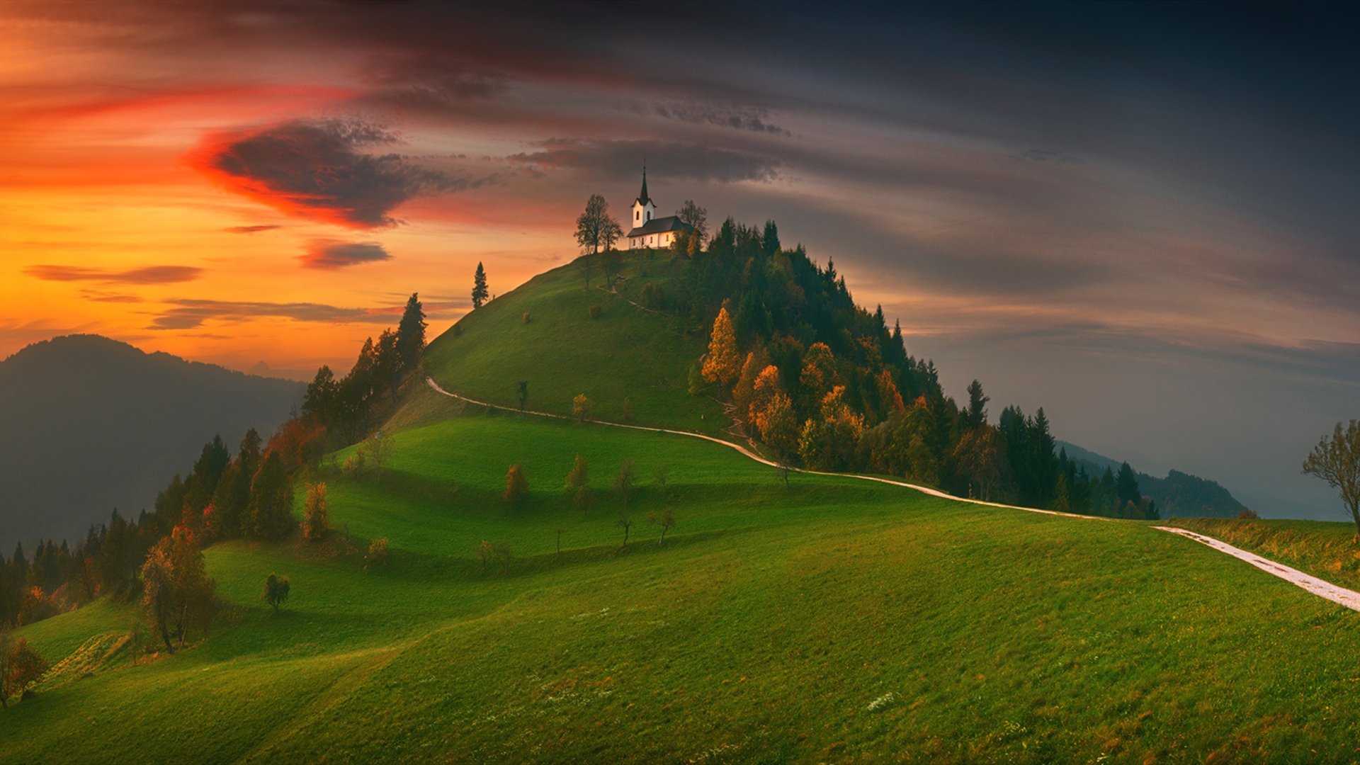 落日余晖 草原 庄园 城堡