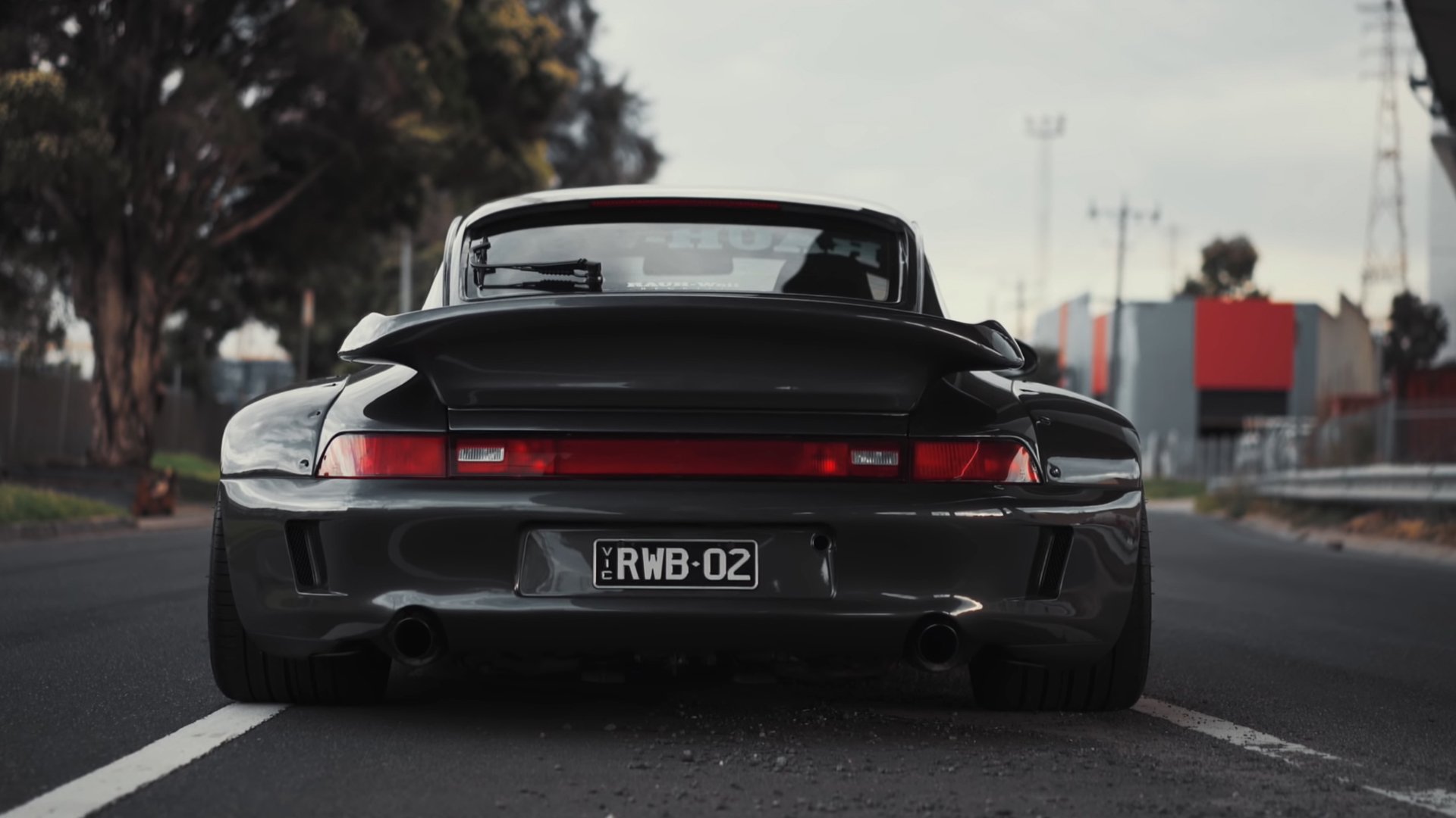 跑车 尾翼 特写