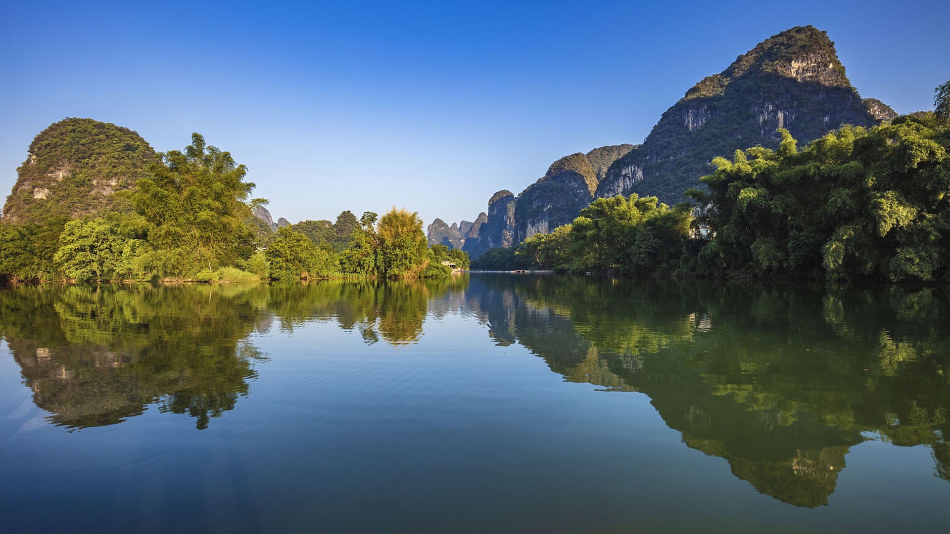 自然风光 倒影 湖泊 蓝天