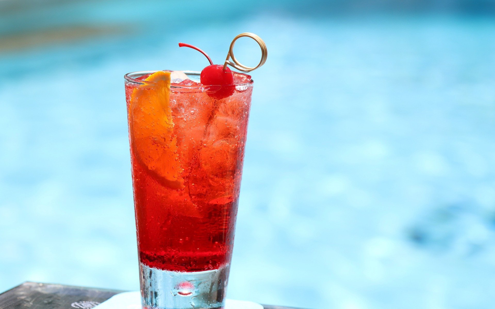 静物写真 饮料 红色 冰块