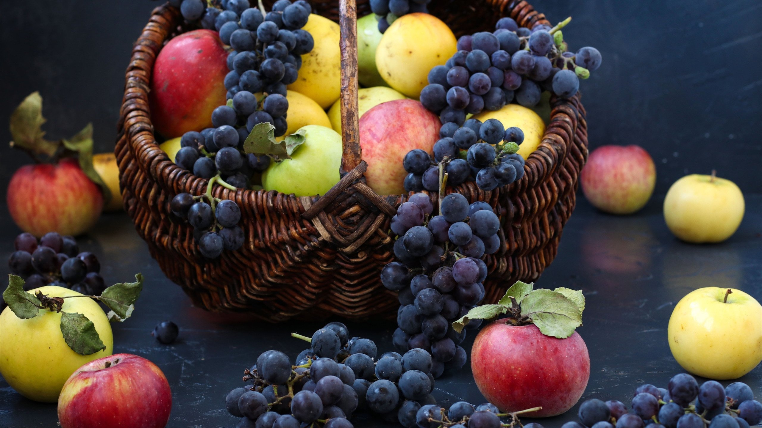 动感水果 苹果 葡萄