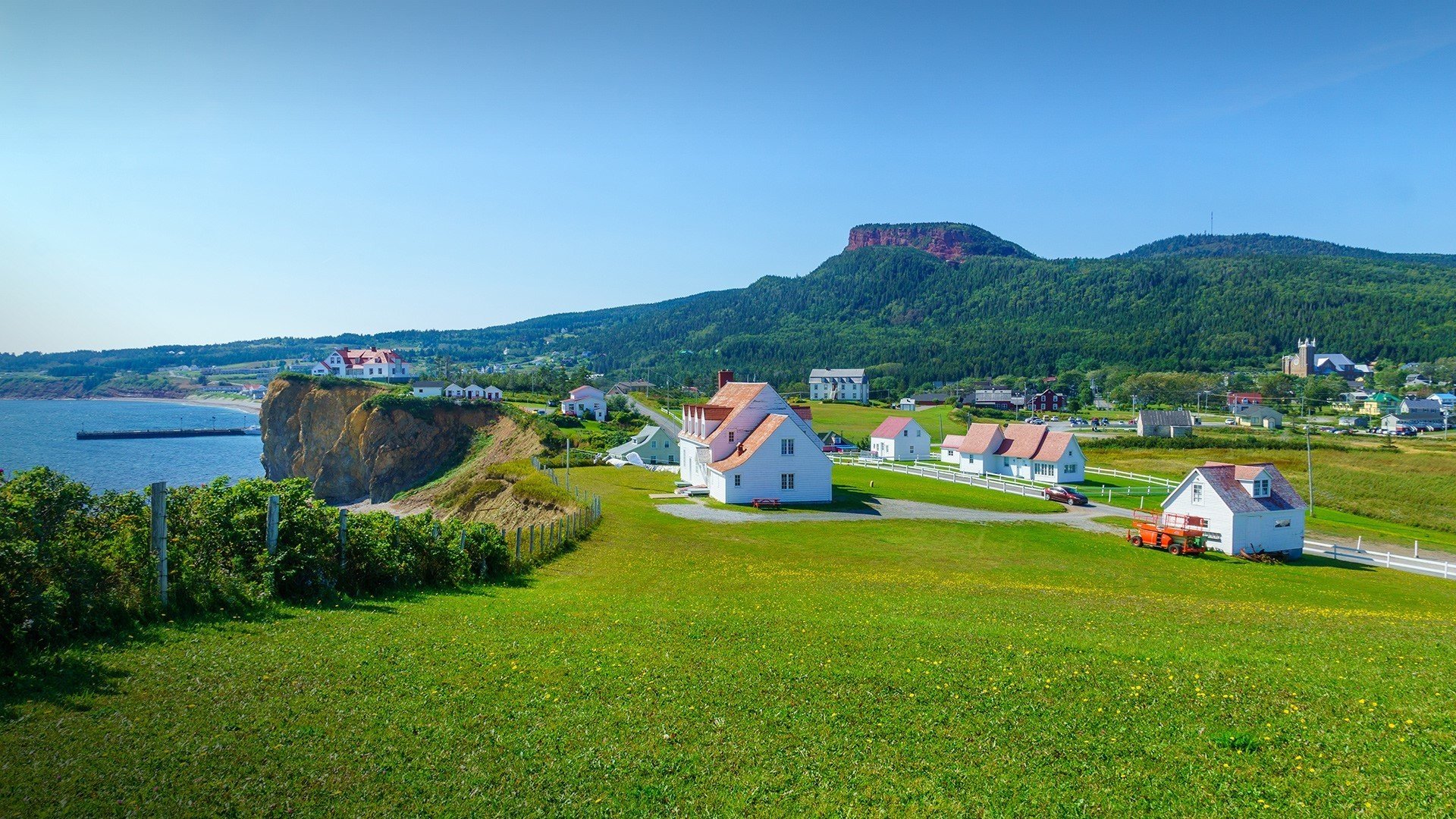 蓝天白云  国外 唯美 风景  草坪
