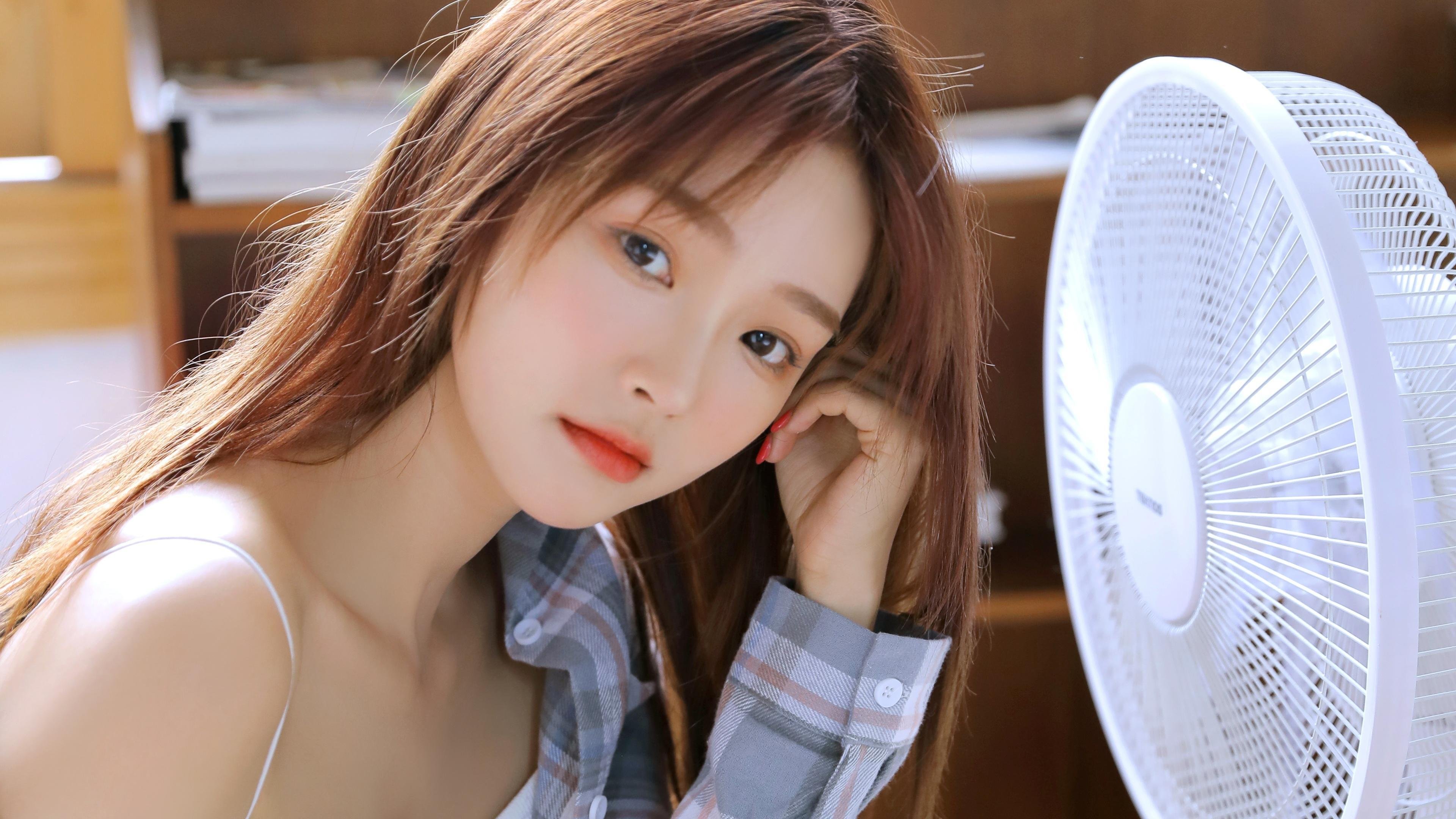 美女  香肩  诱惑  居家  私房