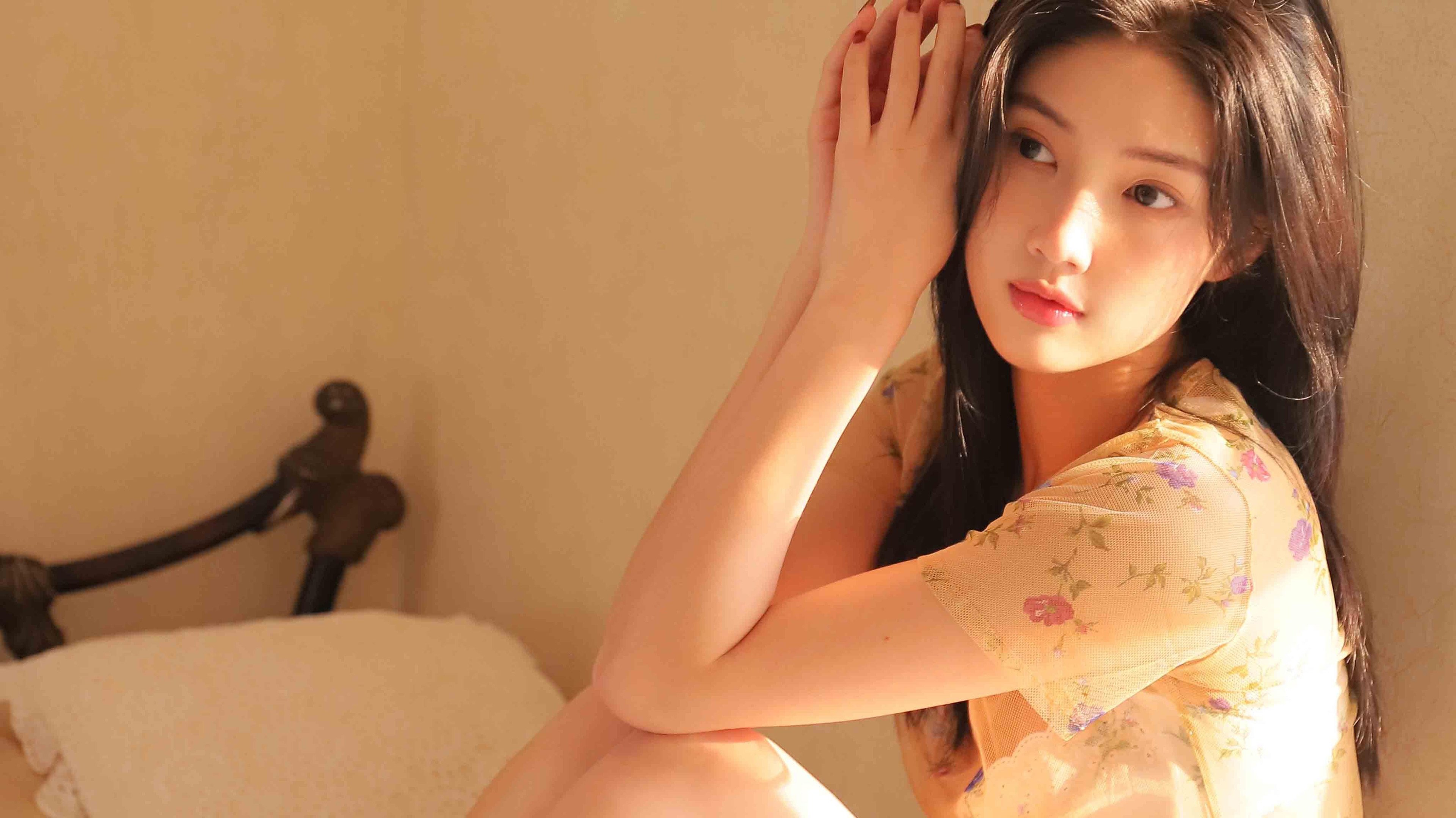 性感女神 阳光 长发 养眼 居家 写真