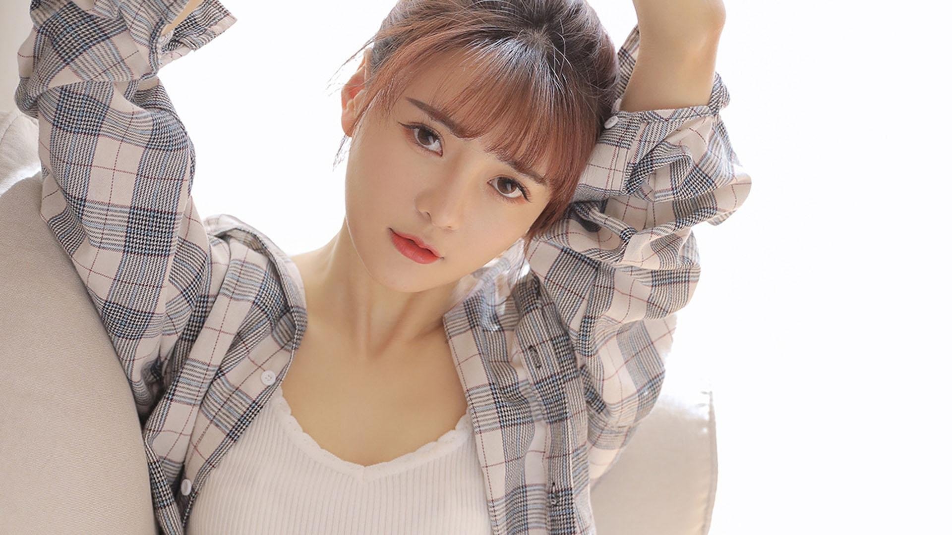 清纯 刘海 格子衬衣 女孩 大眼睛