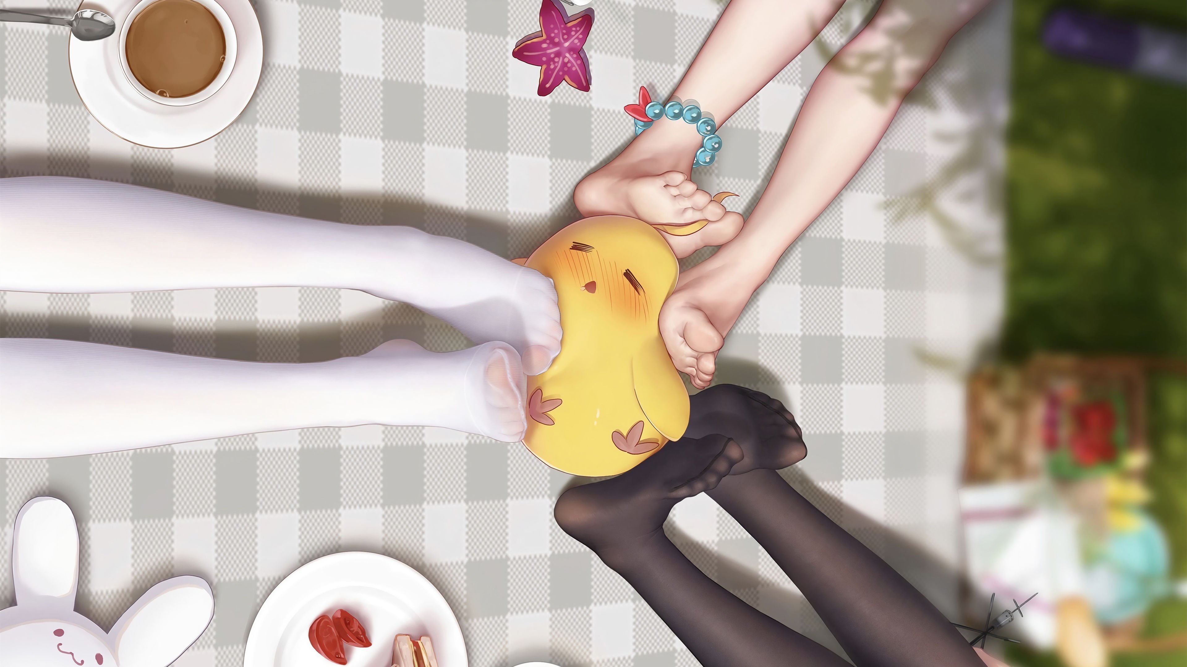 户外野餐 三个女孩 白色丝袜 黑色丝袜 养眼 美腿