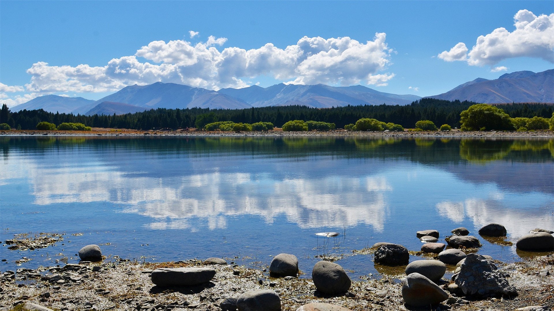 蓝天白云  特卡波湖  迷人风景