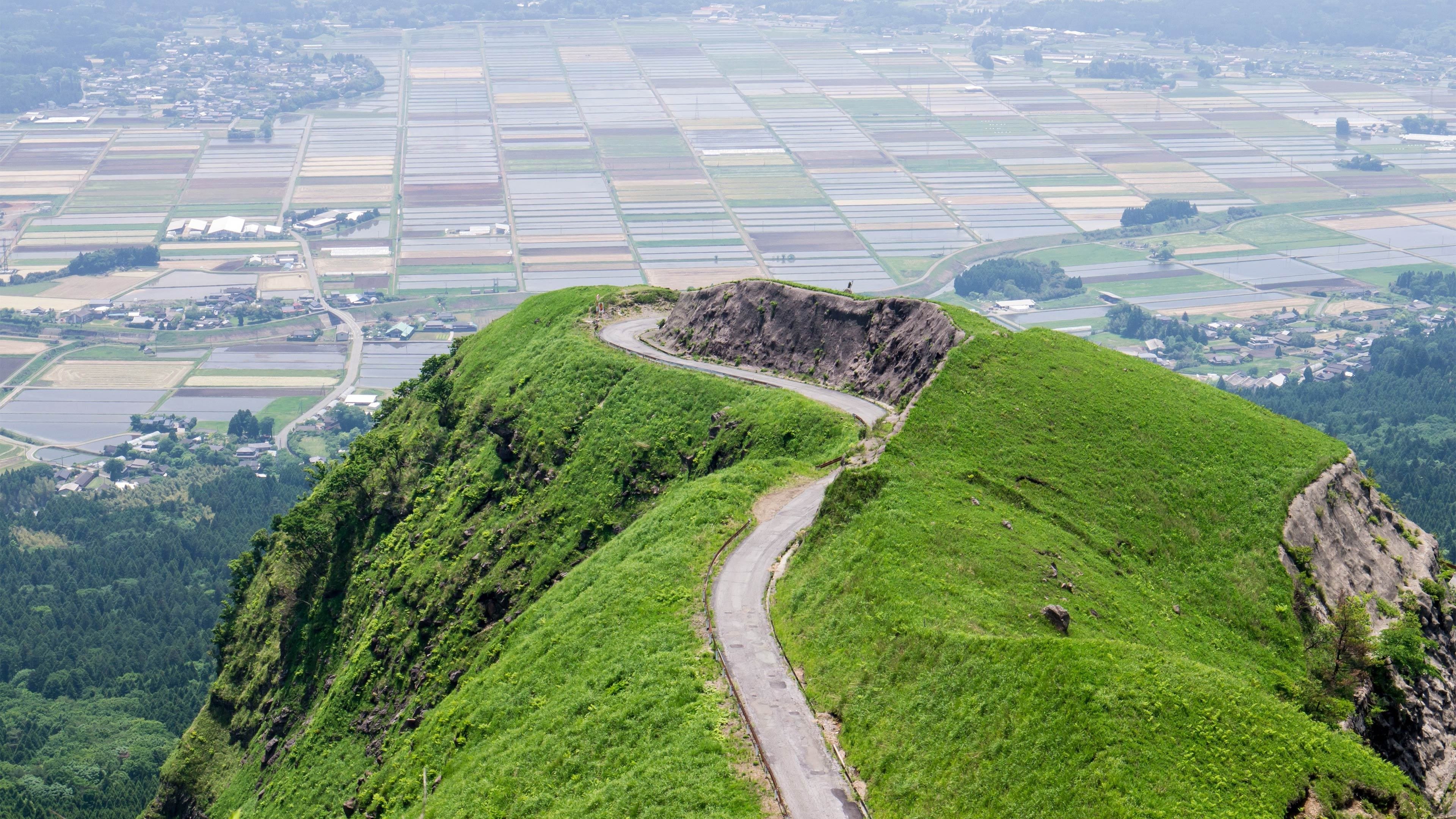 山坡 小镇 田野 眺望
