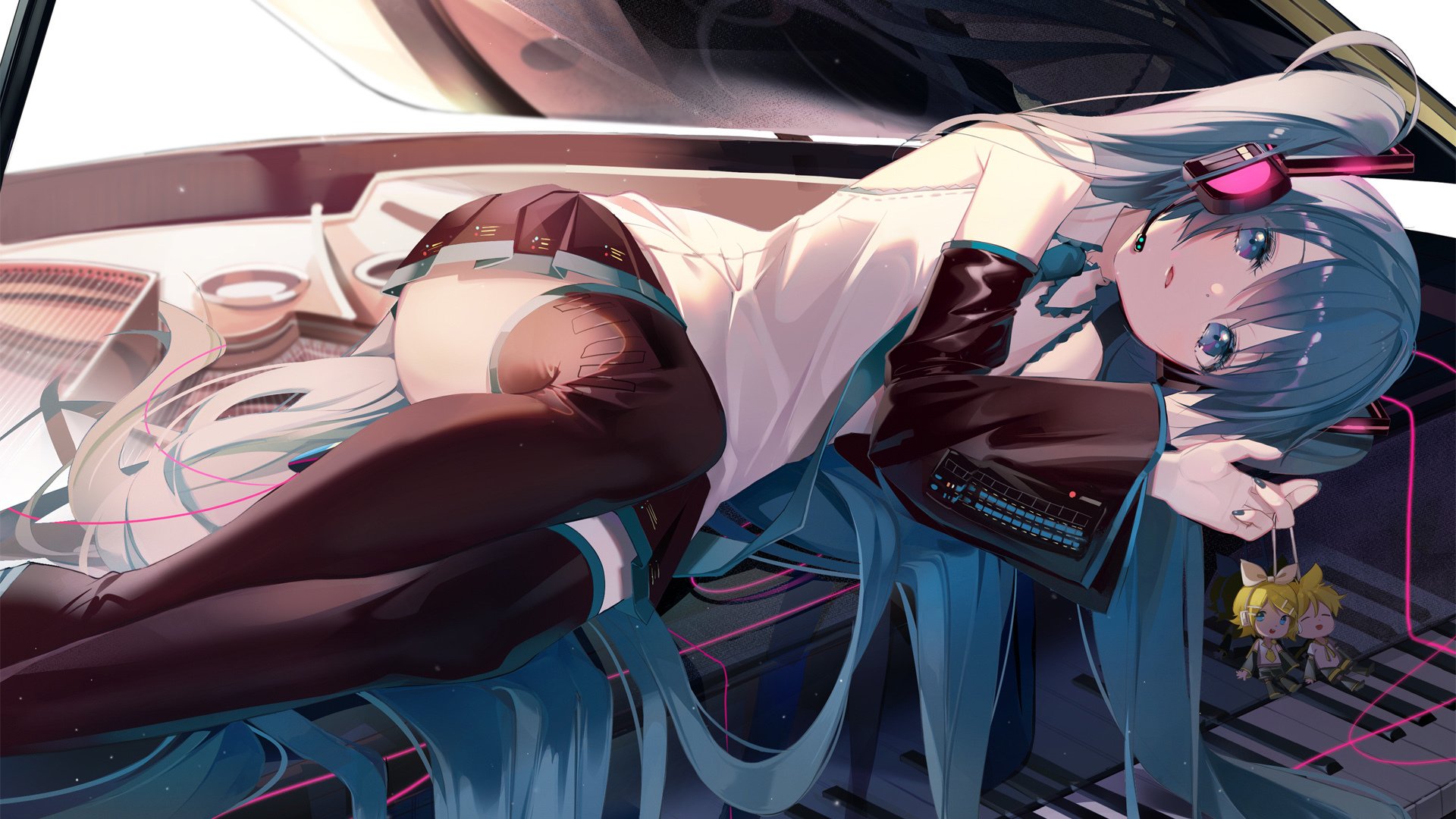 初音未来  美少女  钢琴