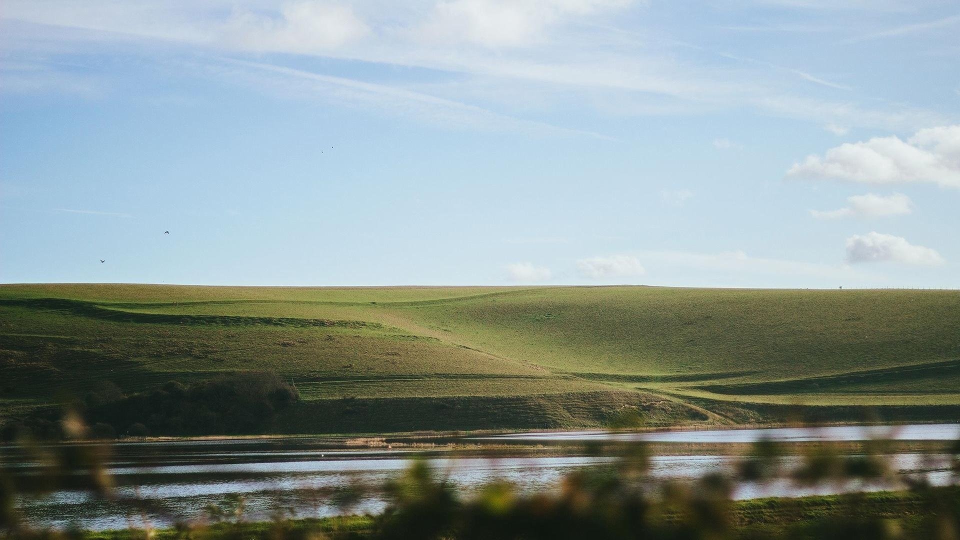 自然风光 大江 草原 天空 江岸