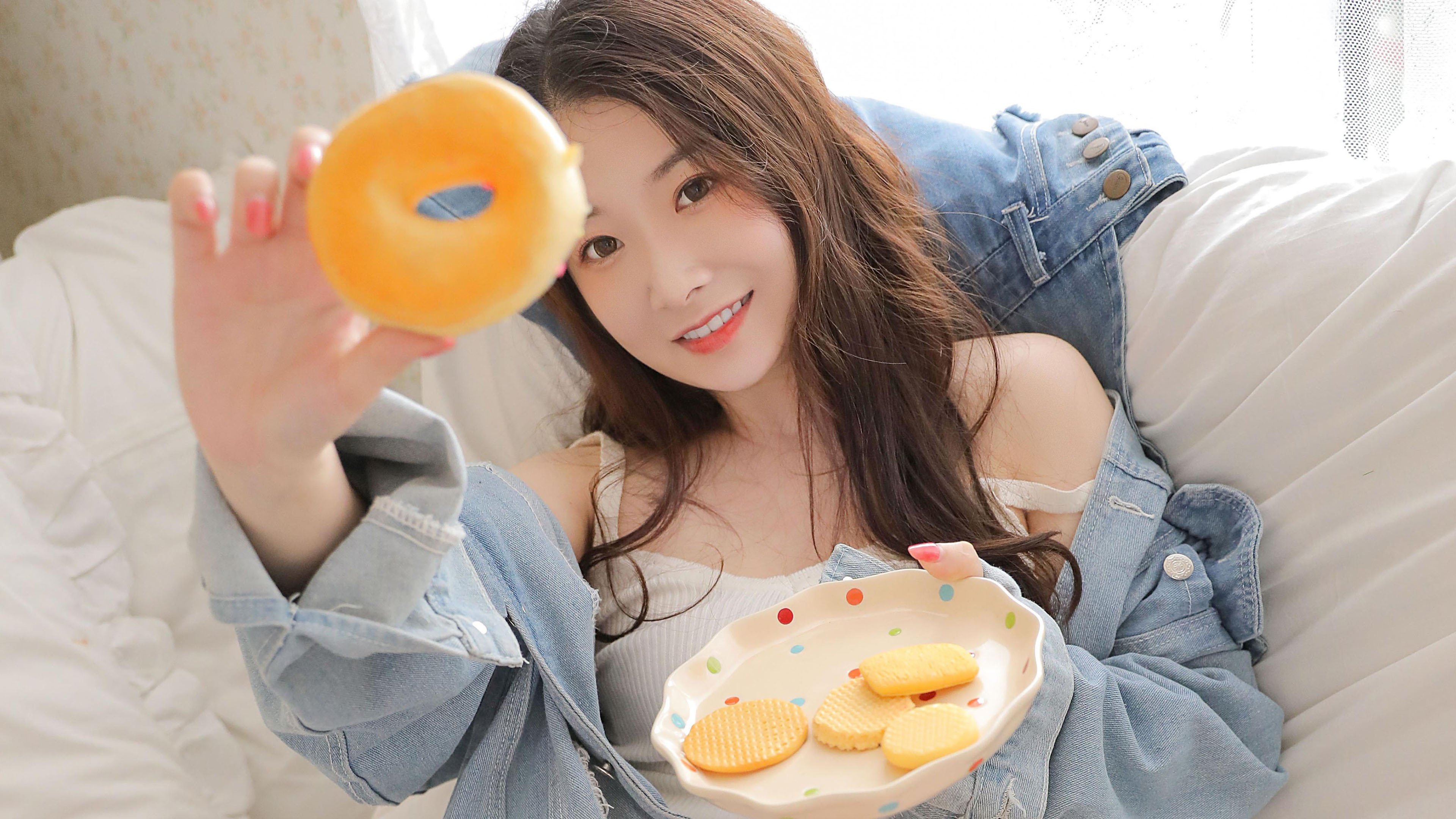 清纯 甜甜圈 饼干 长发牛仔