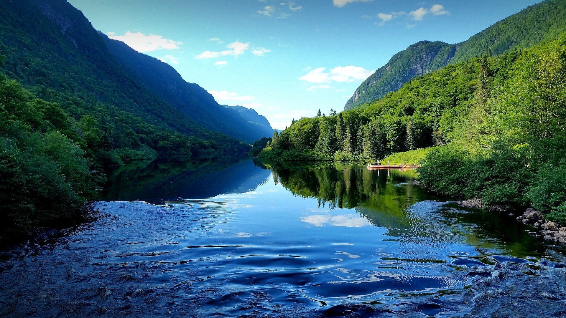 炎炎夏日  幽静 深远 群山  湖泊