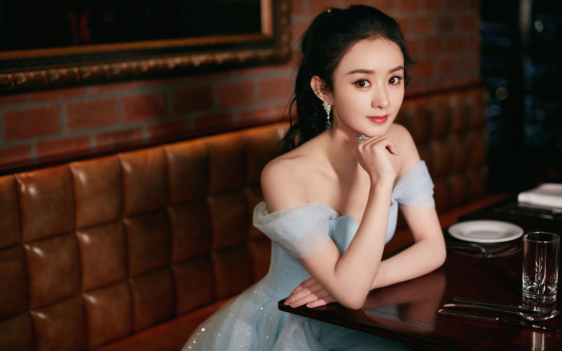 赵丽颖 礼服 露肩