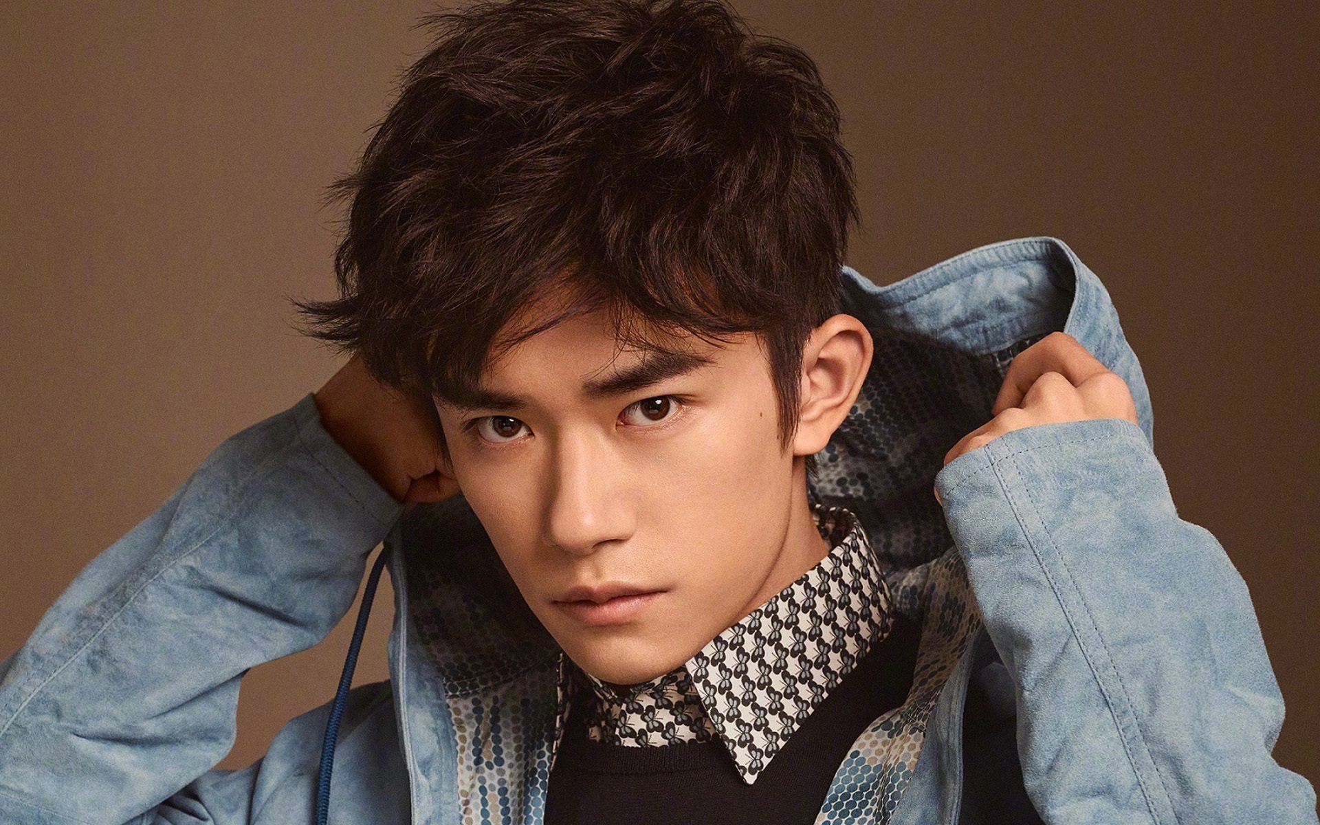 明星风尚 易烊千玺