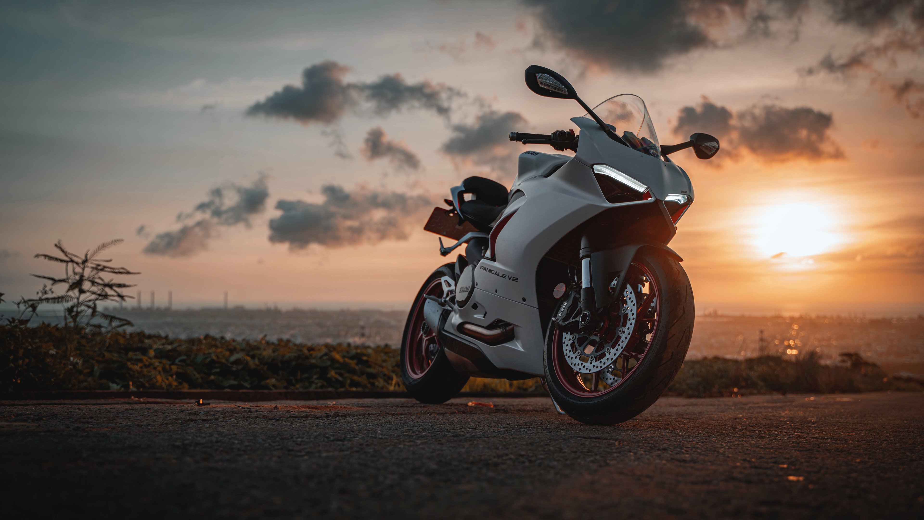 落日余晖 晚霞 摩托车 夕阳