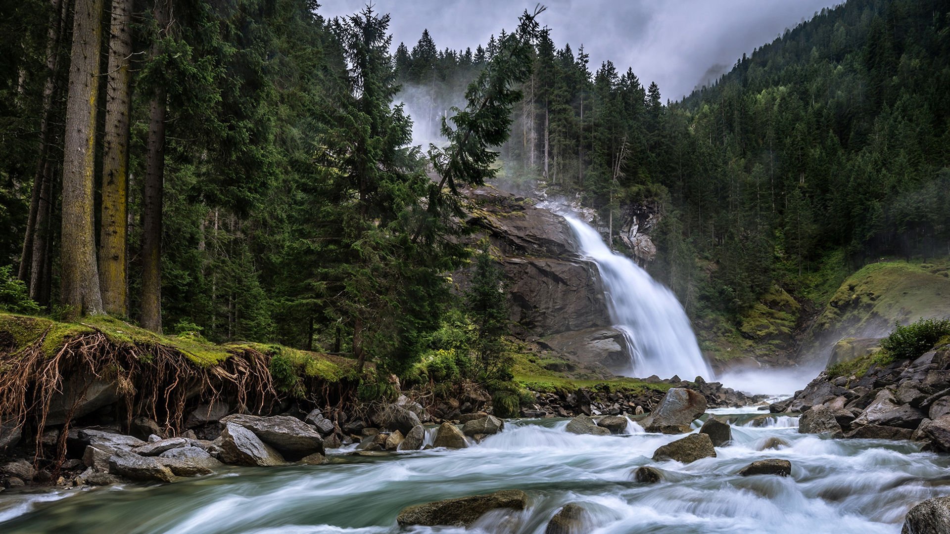 炎炎夏日 瀑布 小溪 树林