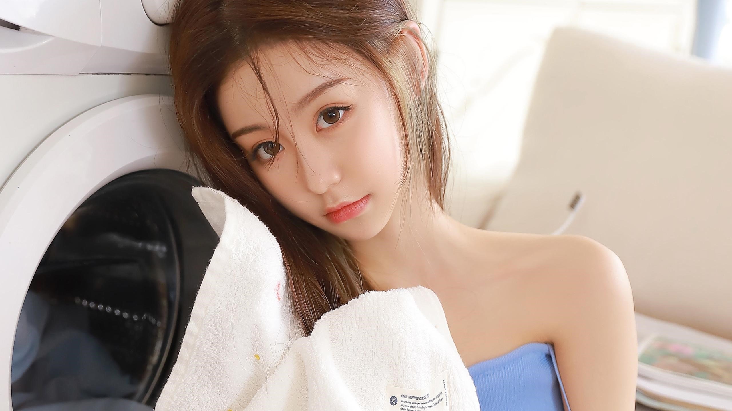 清纯 洗衣机 毛巾 长发 慵懒 女孩