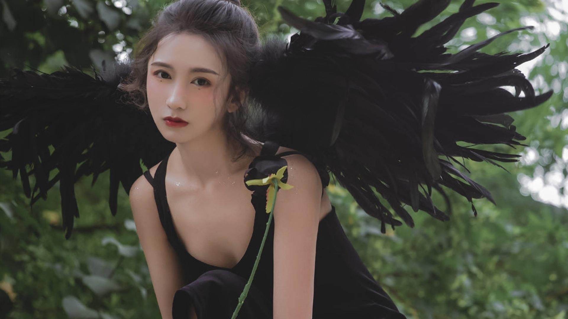 暗黑系  美女  性感  冷艳