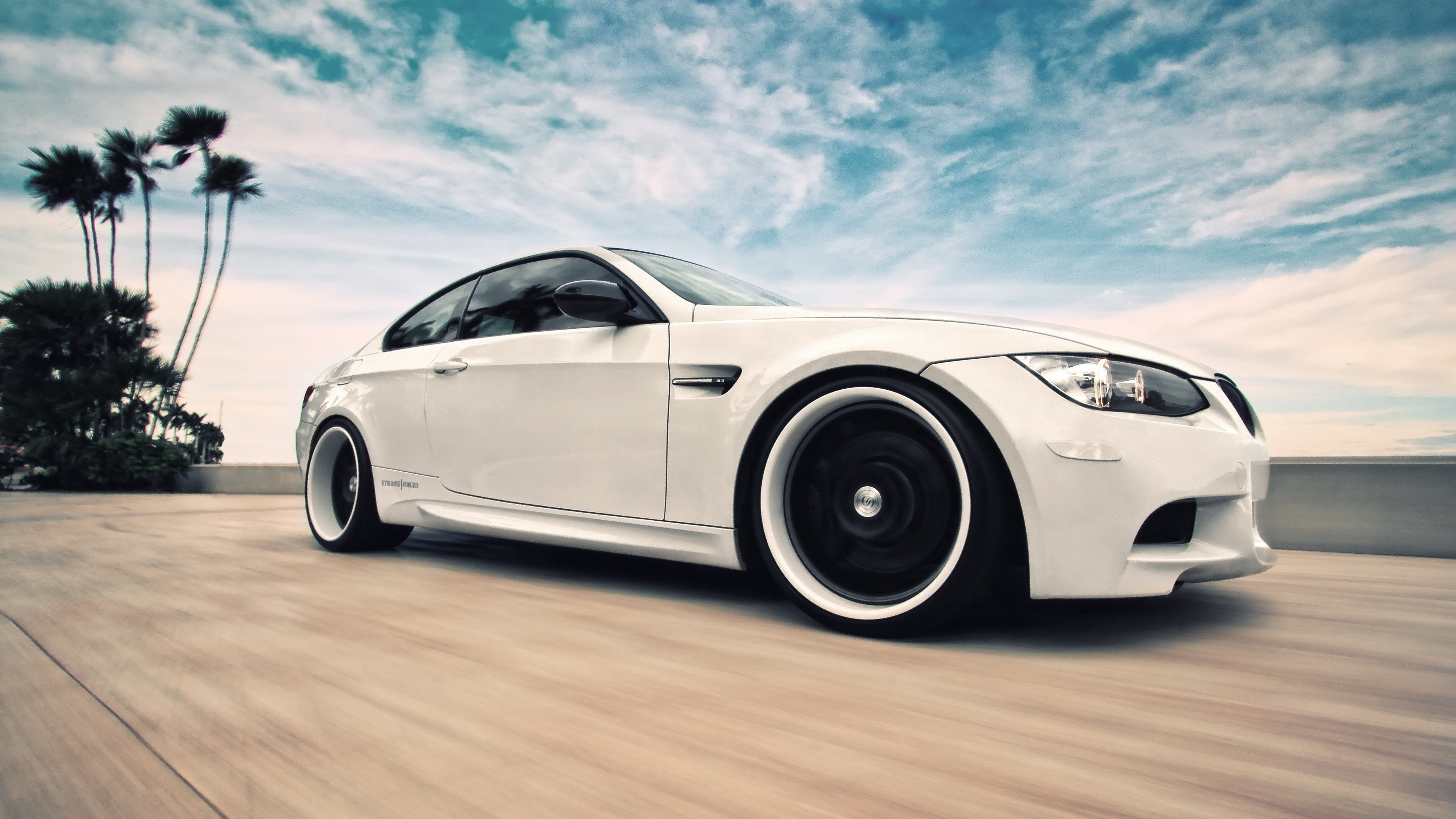 跑车 天空 白云 速度