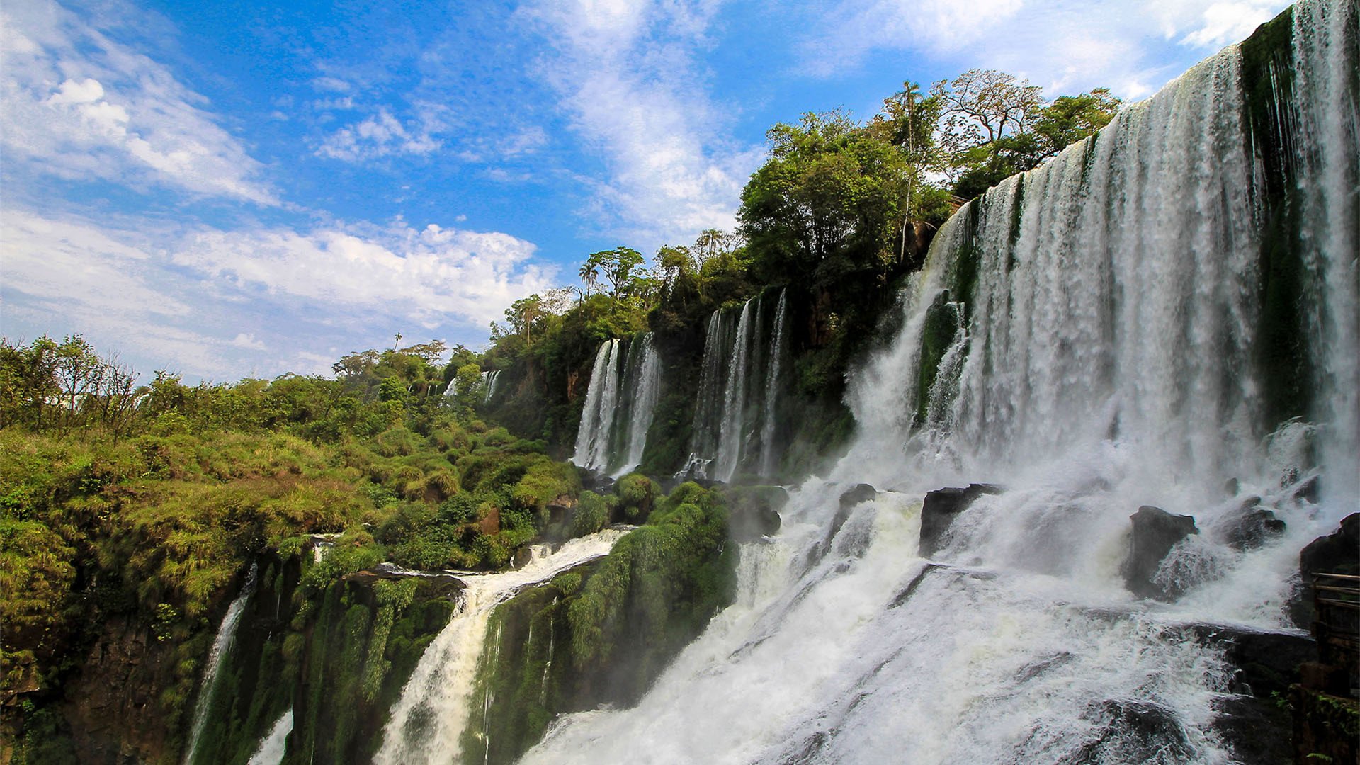 自然风光 瀑布 蓝天 壮观 丛林
