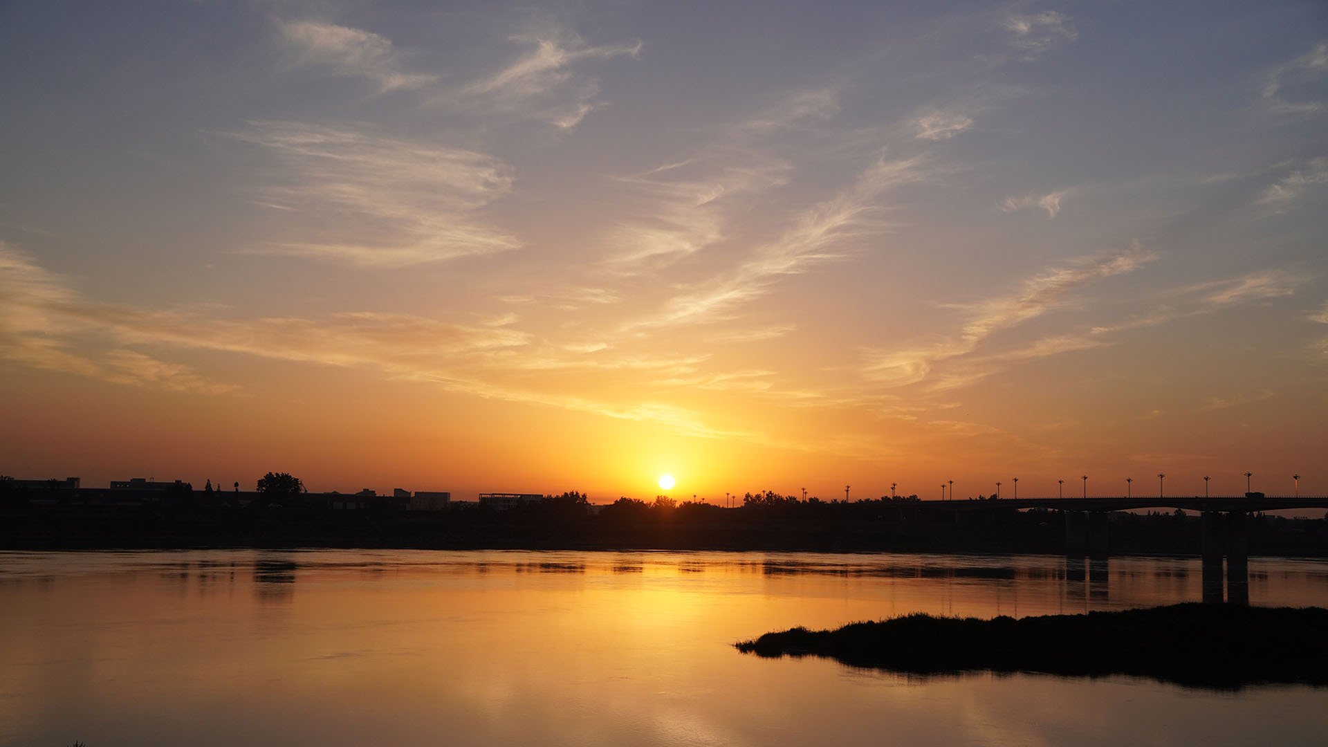 乐乡学苑-朝霞 日出东方 天空