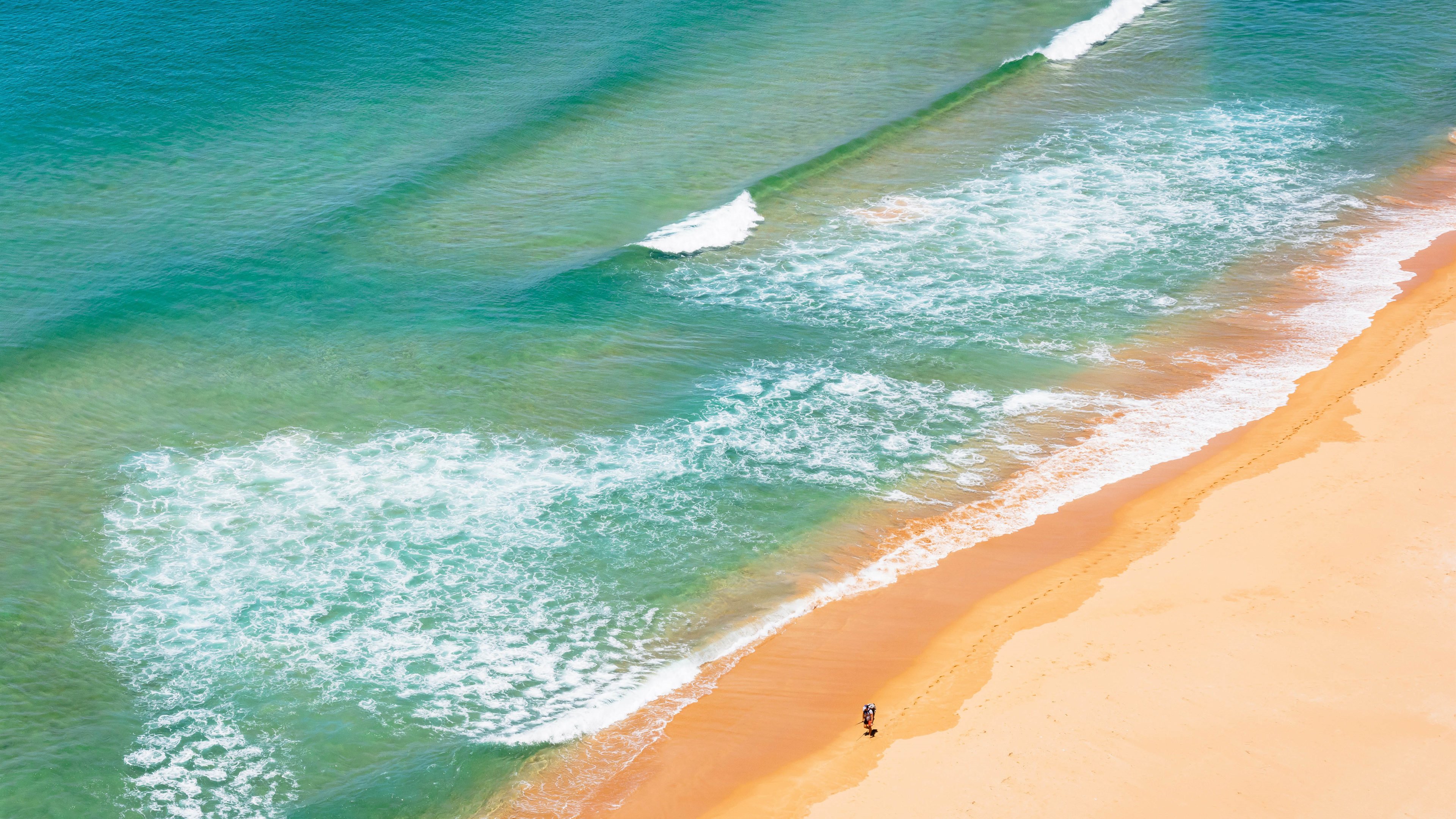 海洋天堂 海浪 沙滩 脚印