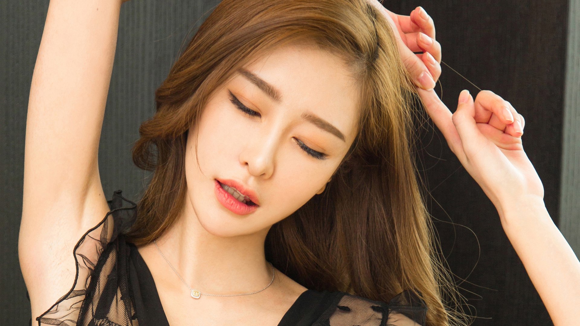 性感女神   黑色吊带   薄纱裙  诱惑